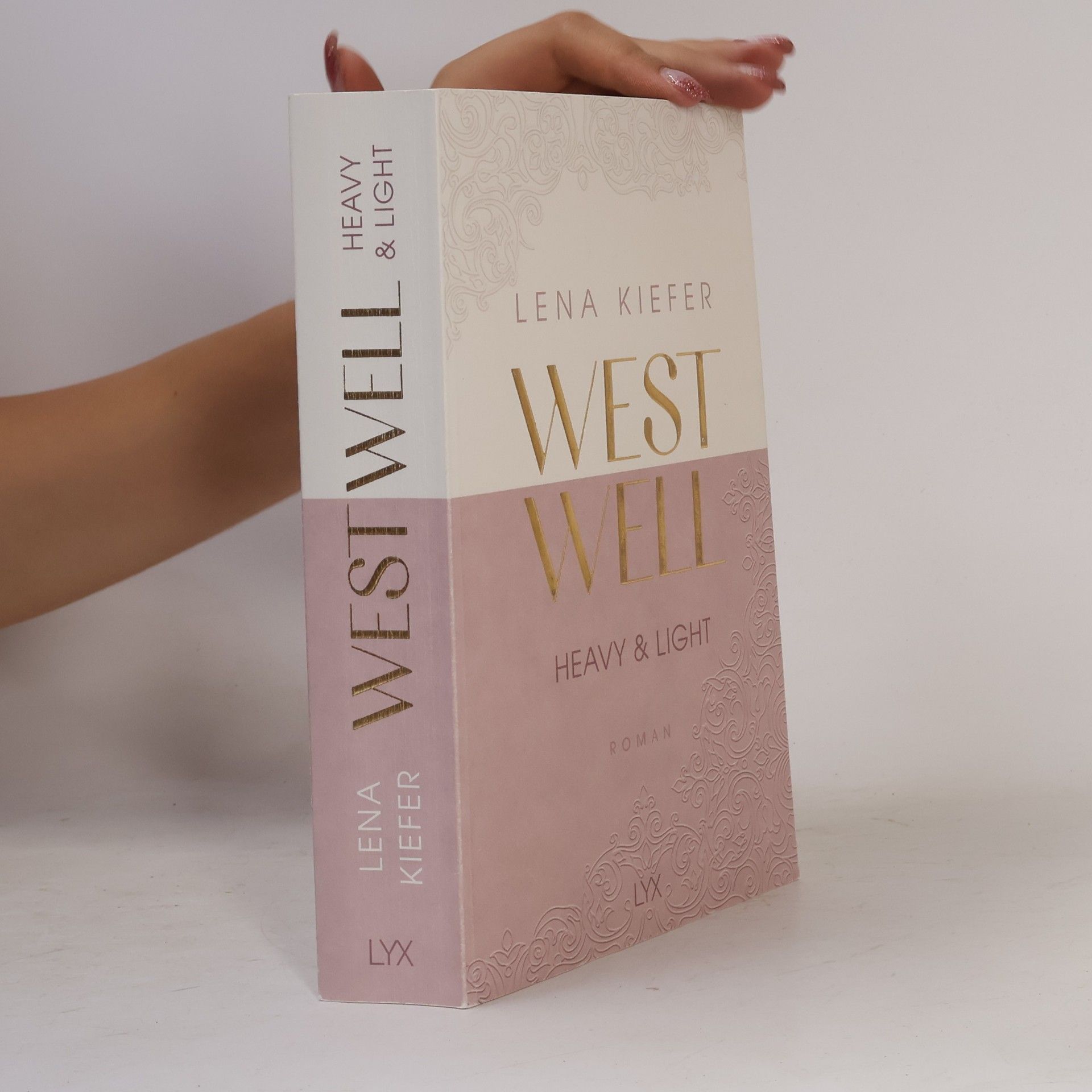 Lena Kiefer Westwell. Heavy & Light