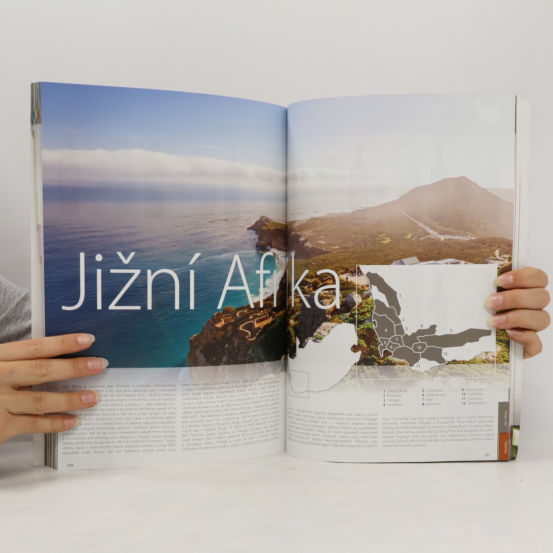 Kolektiv autorů Destiláty, Katalog vín 2021/2022