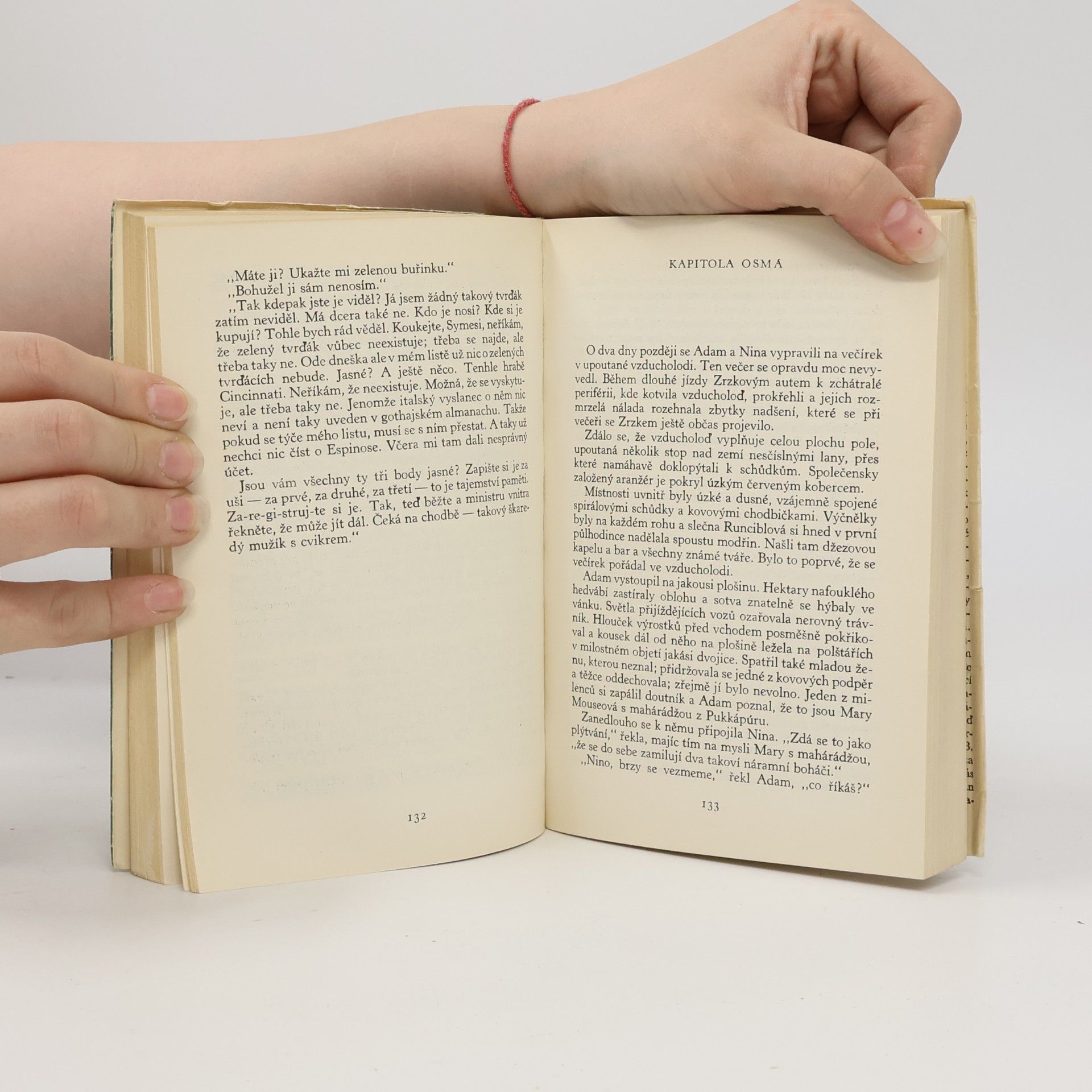 Evelyn Waugh Křehké nádoby. Drazí zesnulí