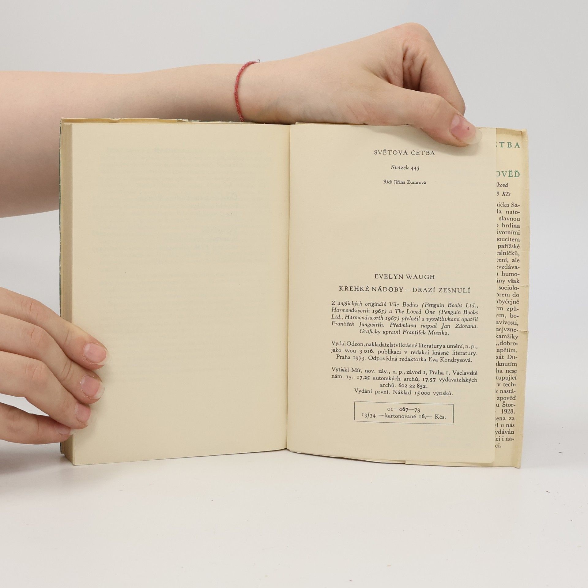 Evelyn Waugh Křehké nádoby. Drazí zesnulí