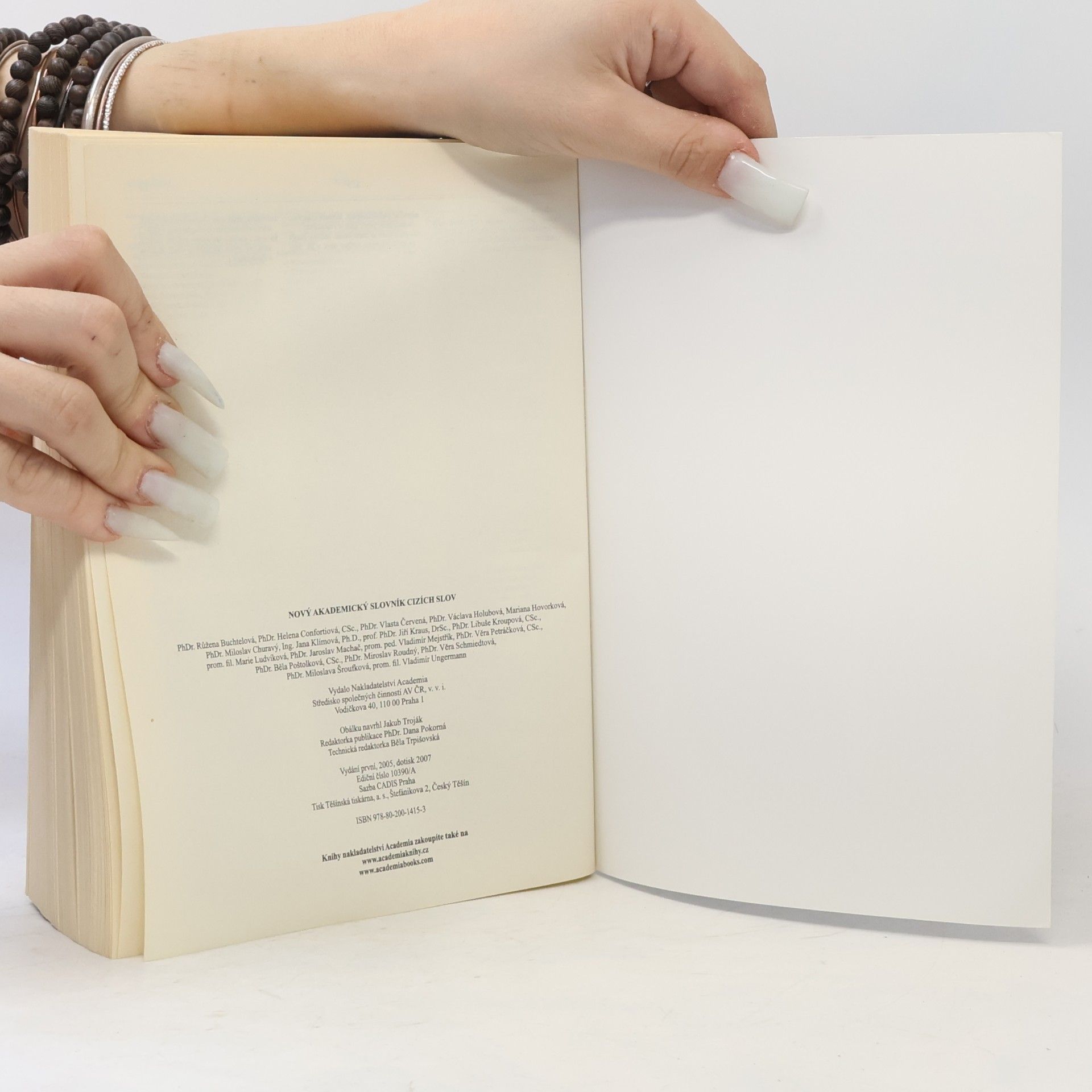 Jiří Kraus Nový akademický slovník cizích slov A-Ž. Studentské vydání