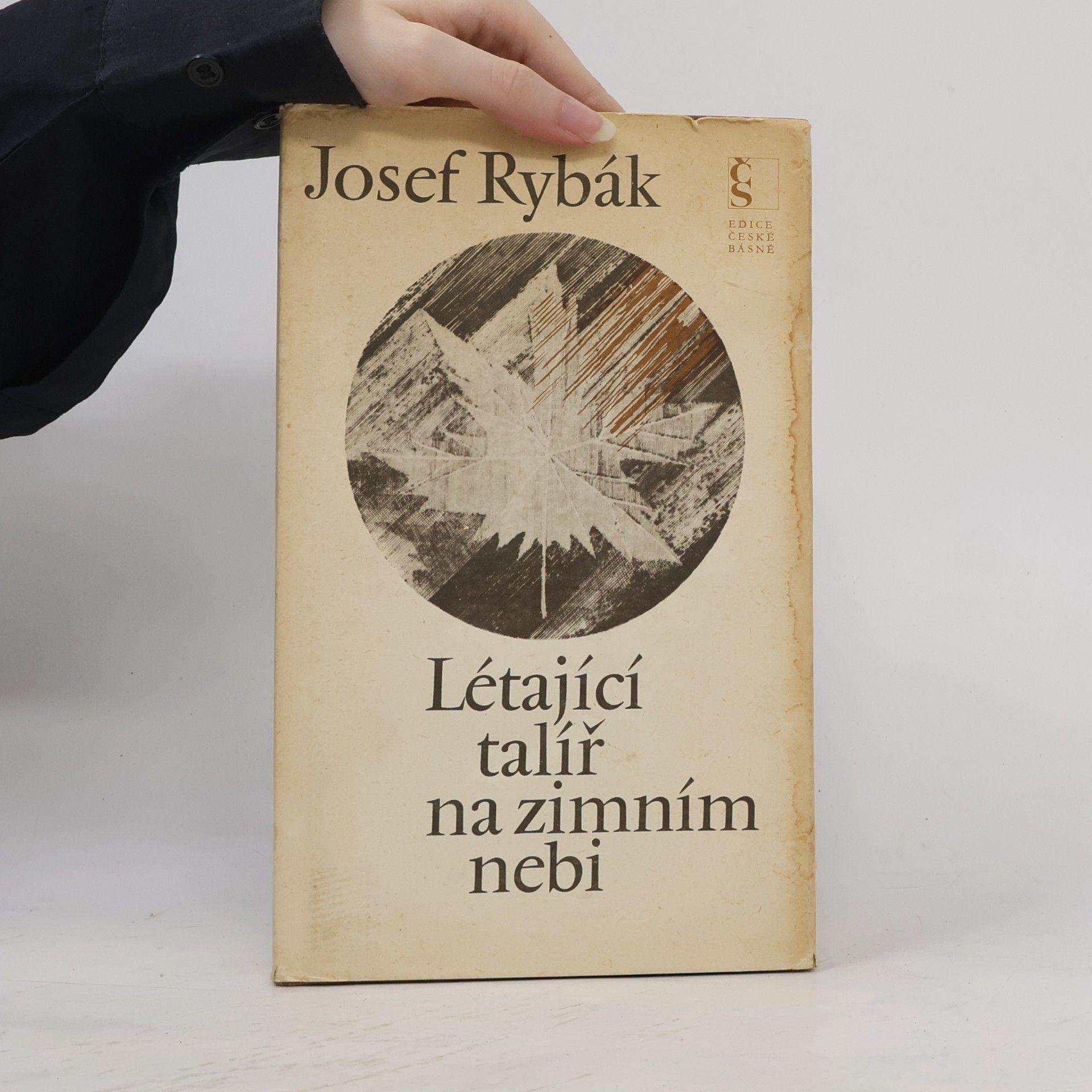 Josef Rybák Létající talíř na zimním nebi