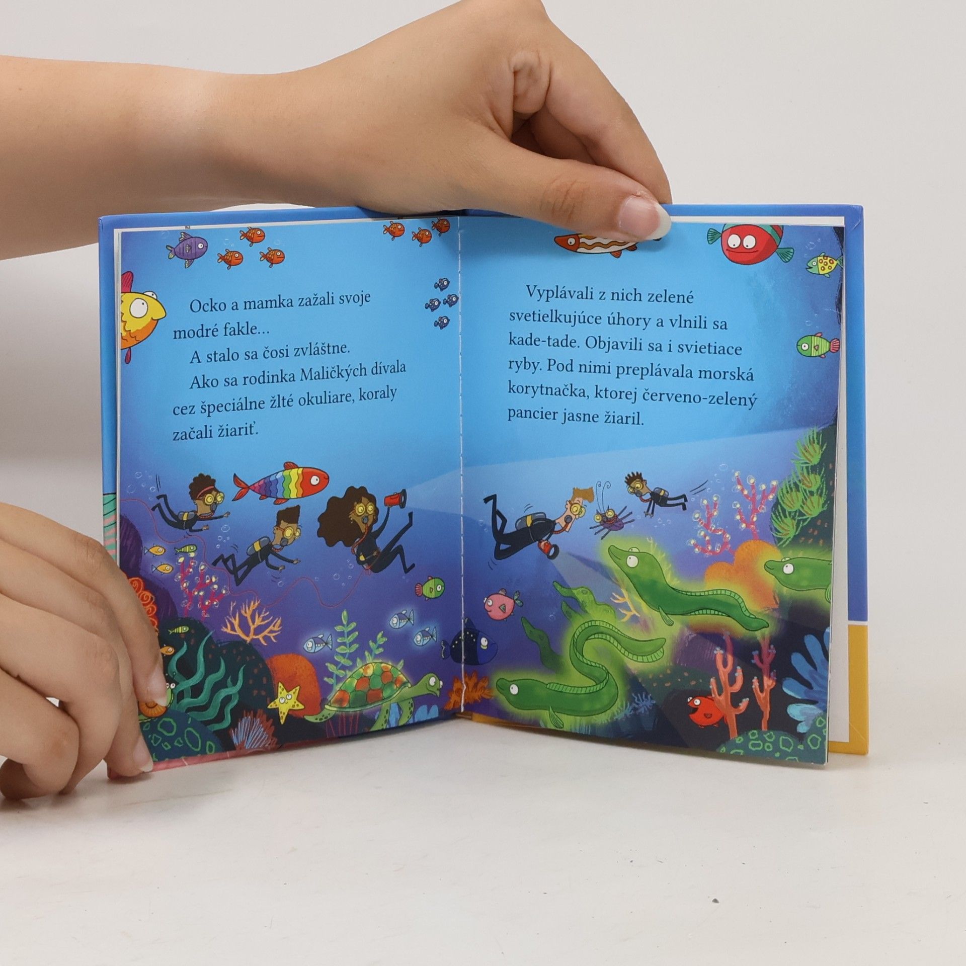 Cressida Cowell Maličkí detektívi. Žiaria ryby v tme?