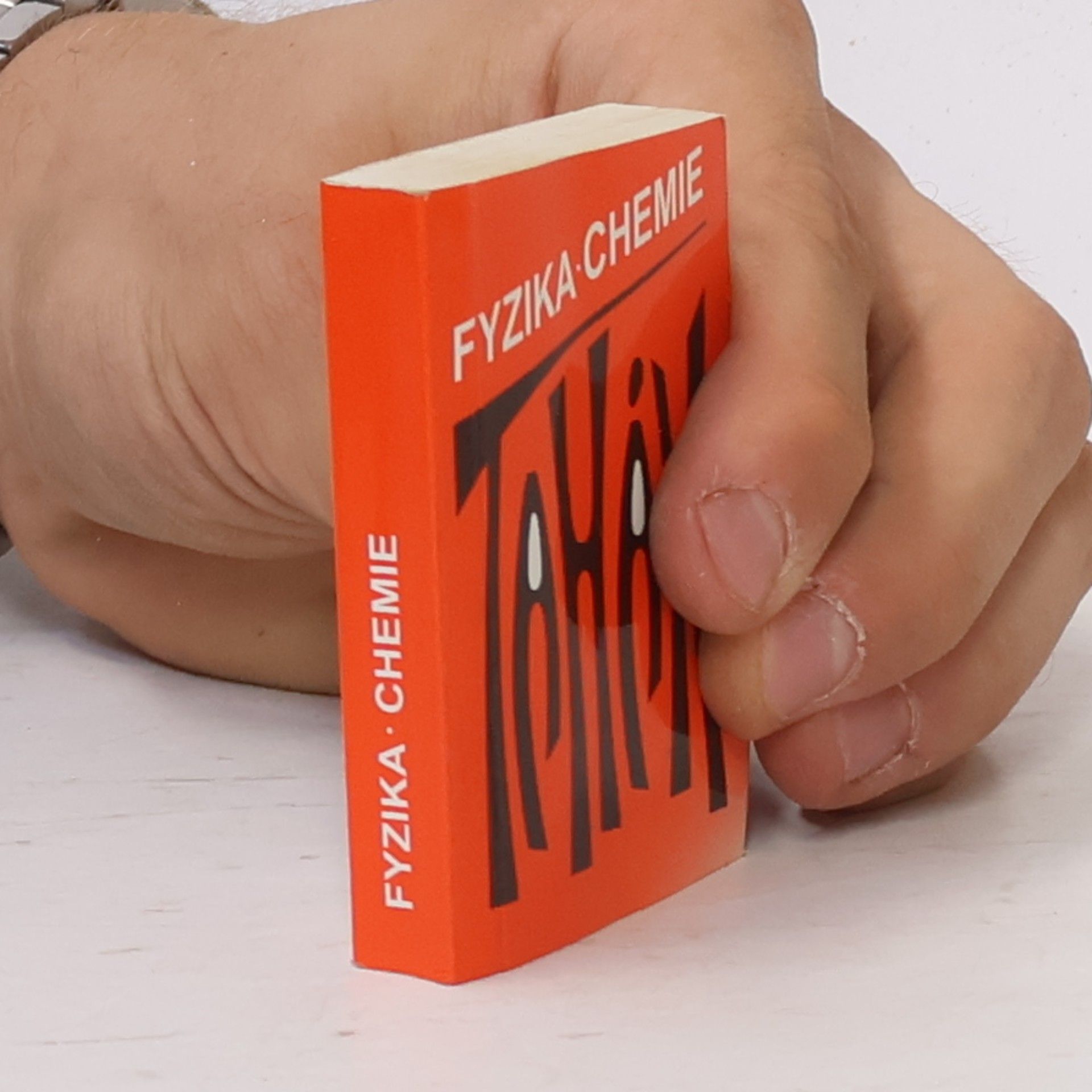 Petr Jakeš Tahák z fyziky a chemie