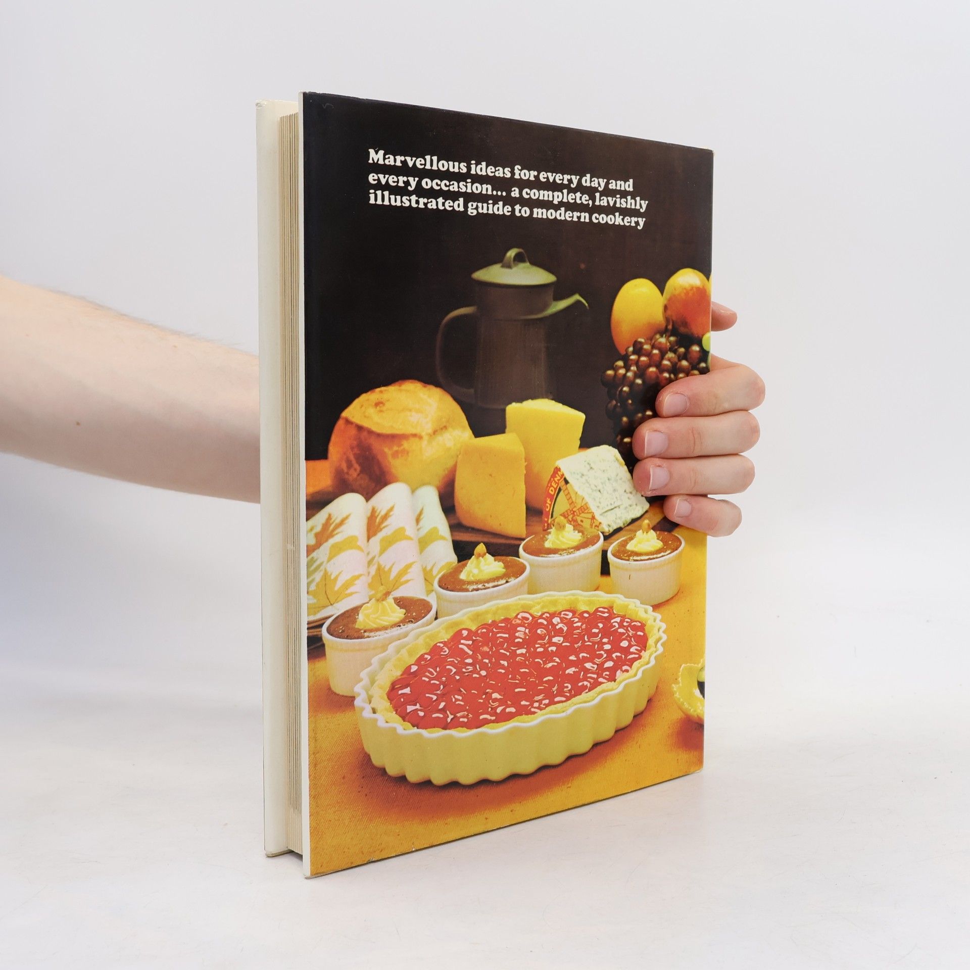 Marguerite Patten Marguerite Patten's everyday cookbook in color