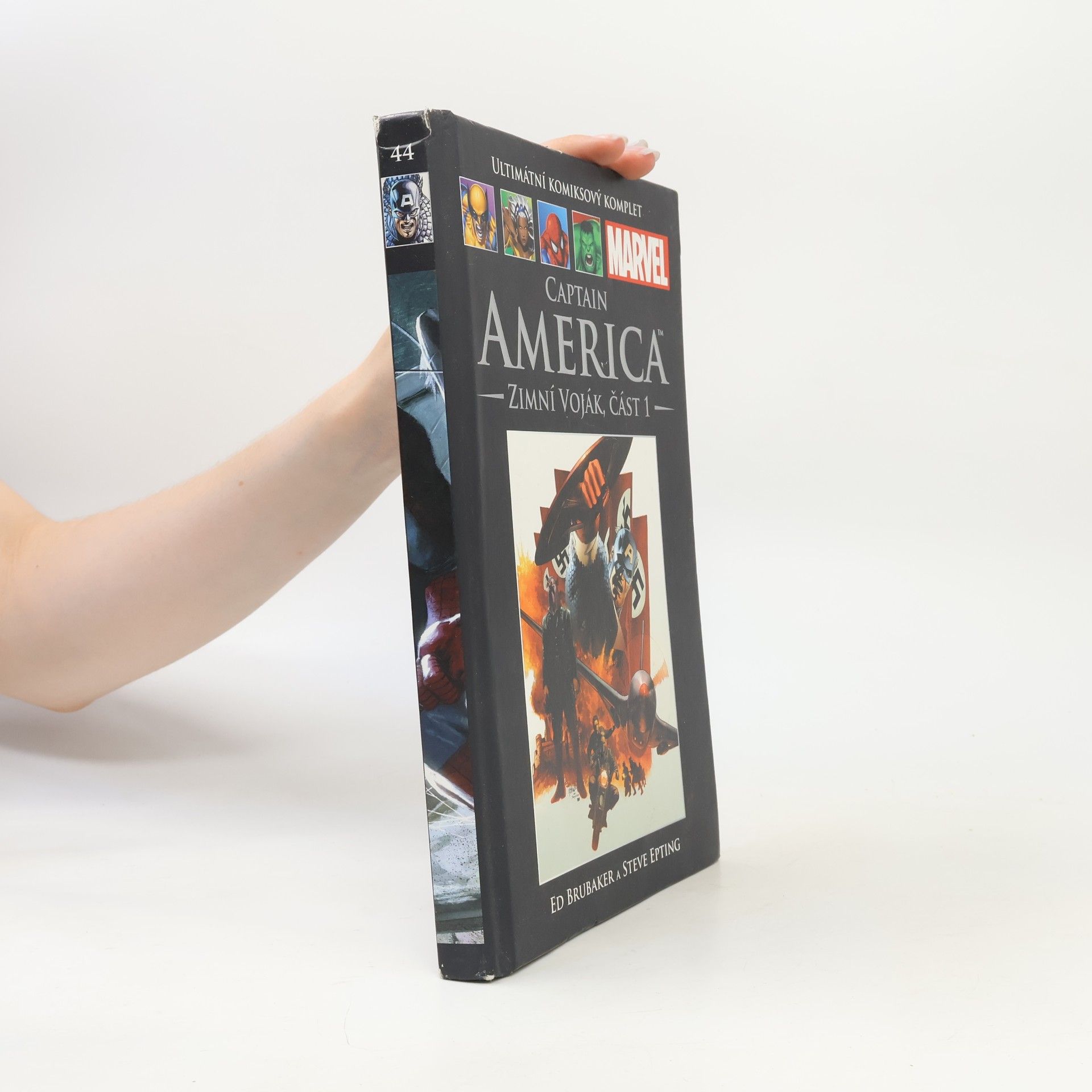Ed Brubaker Ultimátní komixový komplet 44. Captain America. Zimní voják 1