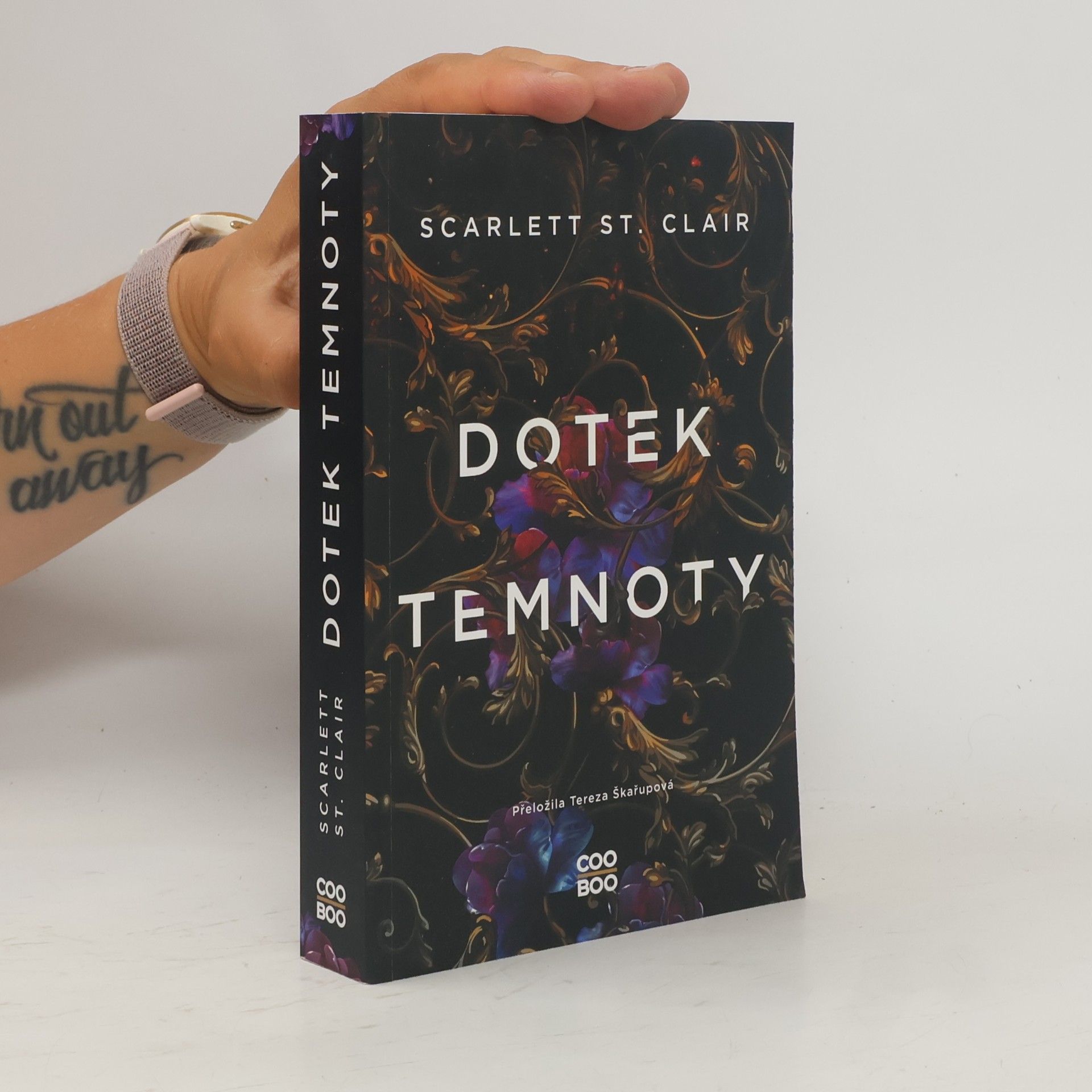 Scarlett St. Clair Dotek temnoty