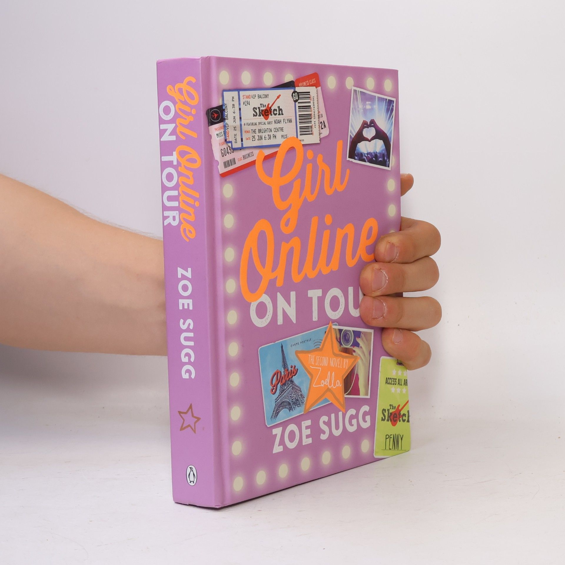 Zoe Sugg Girl online. On tour