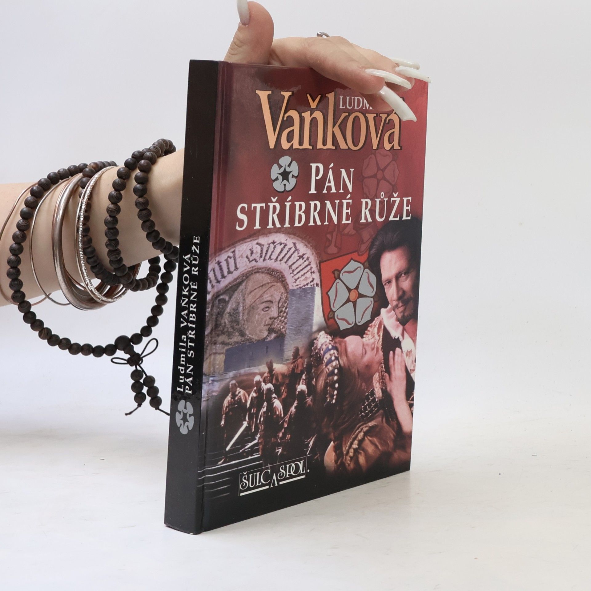 Pán stříbrné růže
