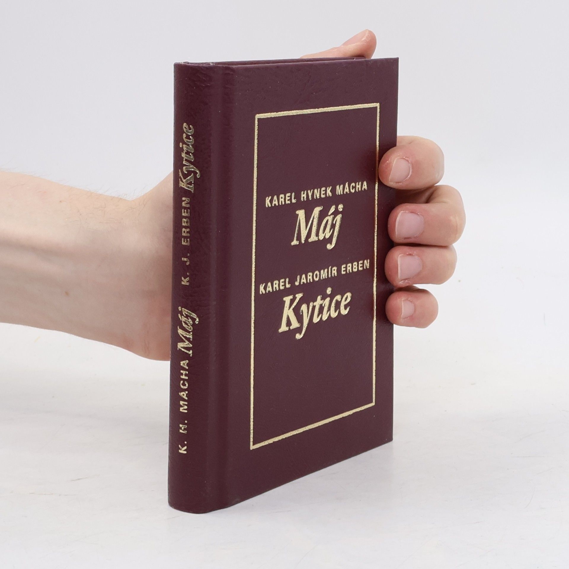 Máj. Kytice