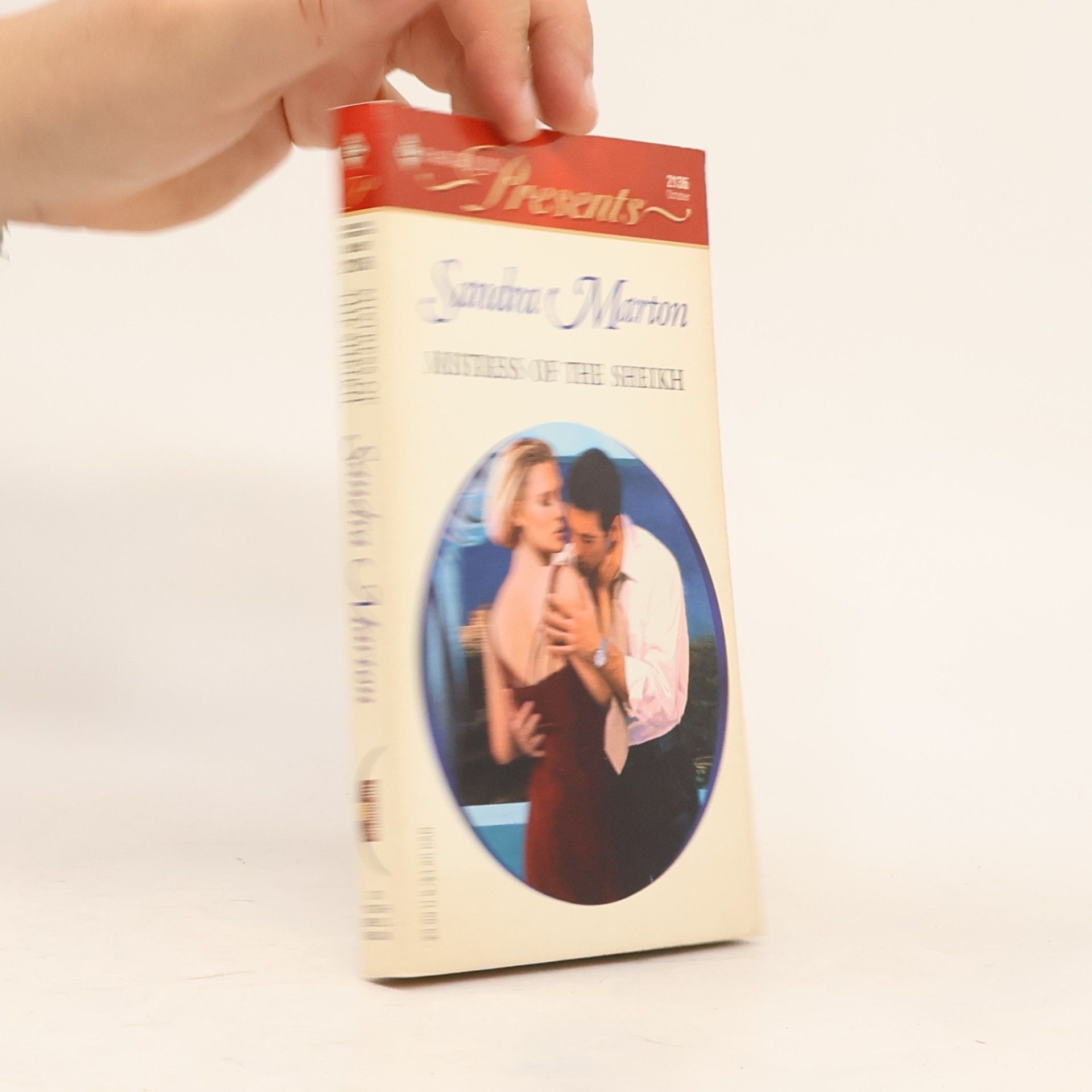 Sandra Marton Harlequin Presents - 2136: Mistress of the Sheikh