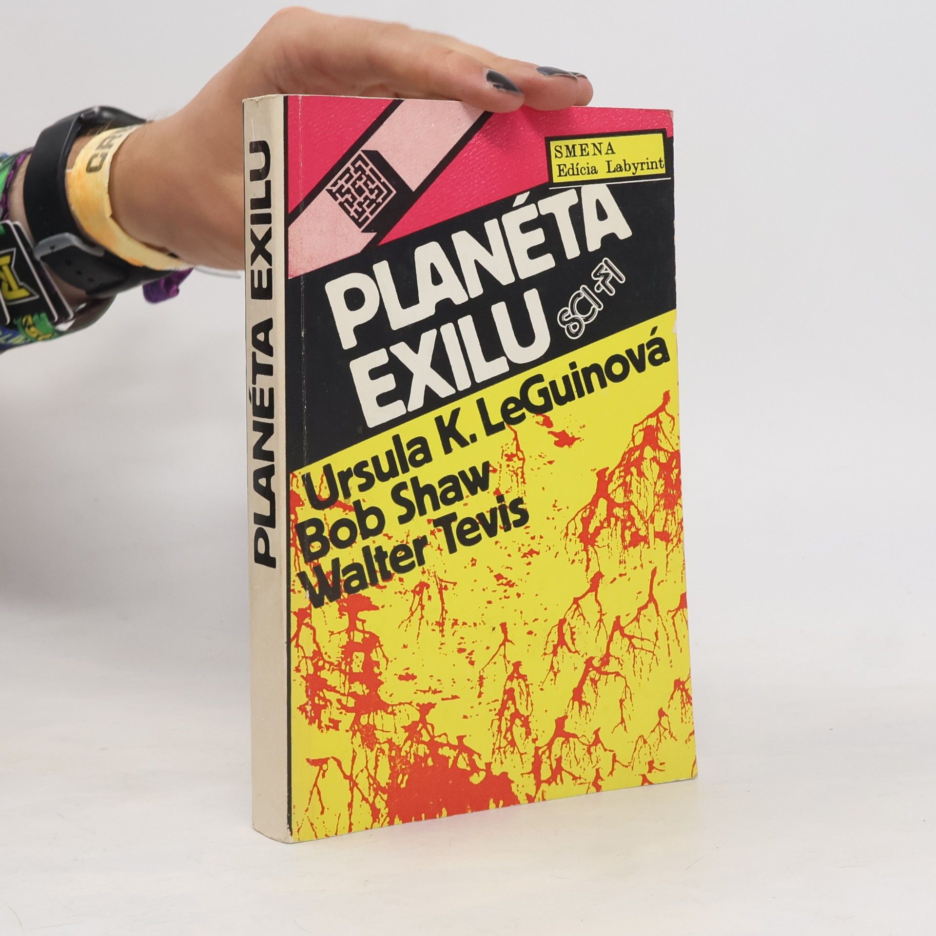 Tevis Walter Planéta exilu