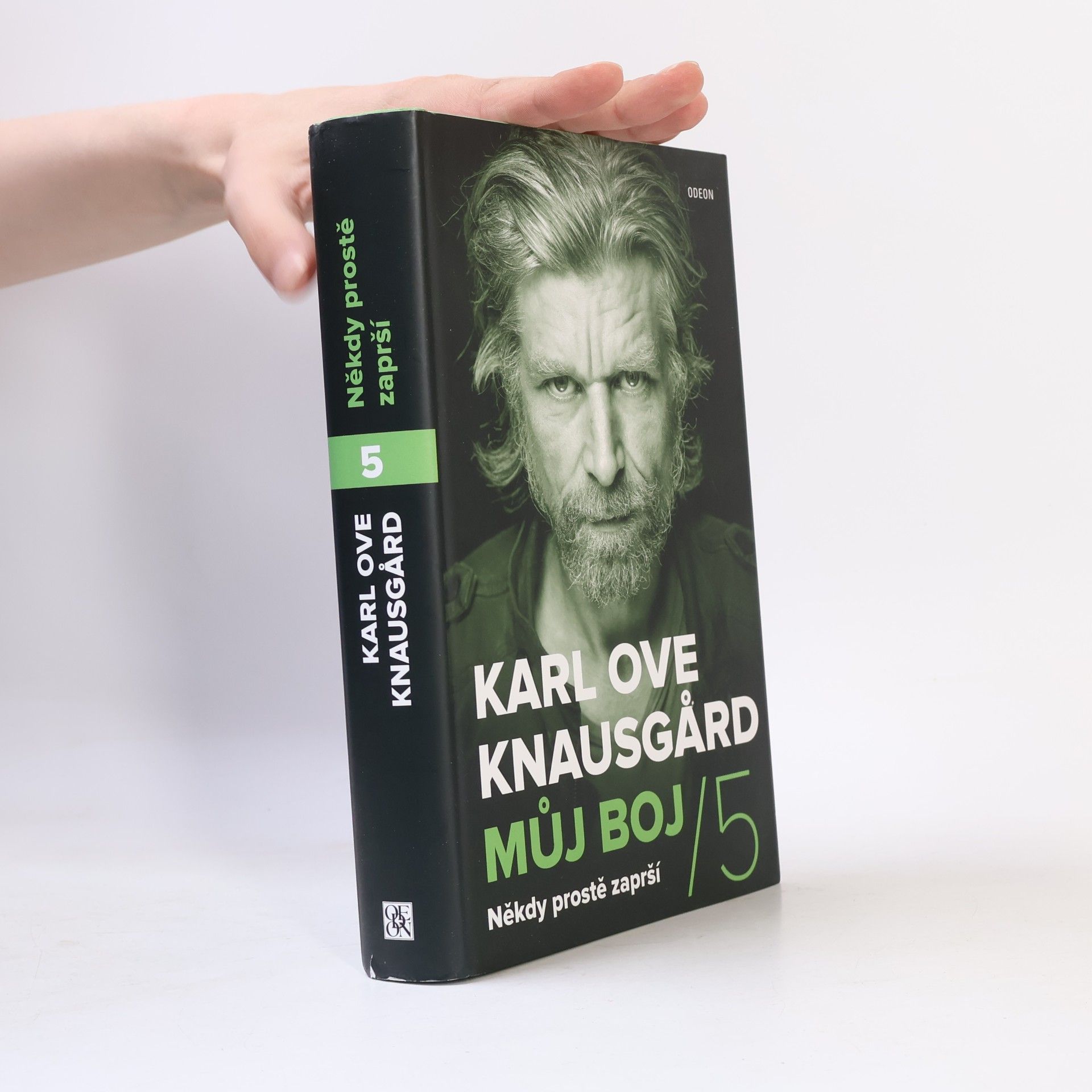 Karl Ove Knausgaard Můj boj 5. Někdy prostě zaprší