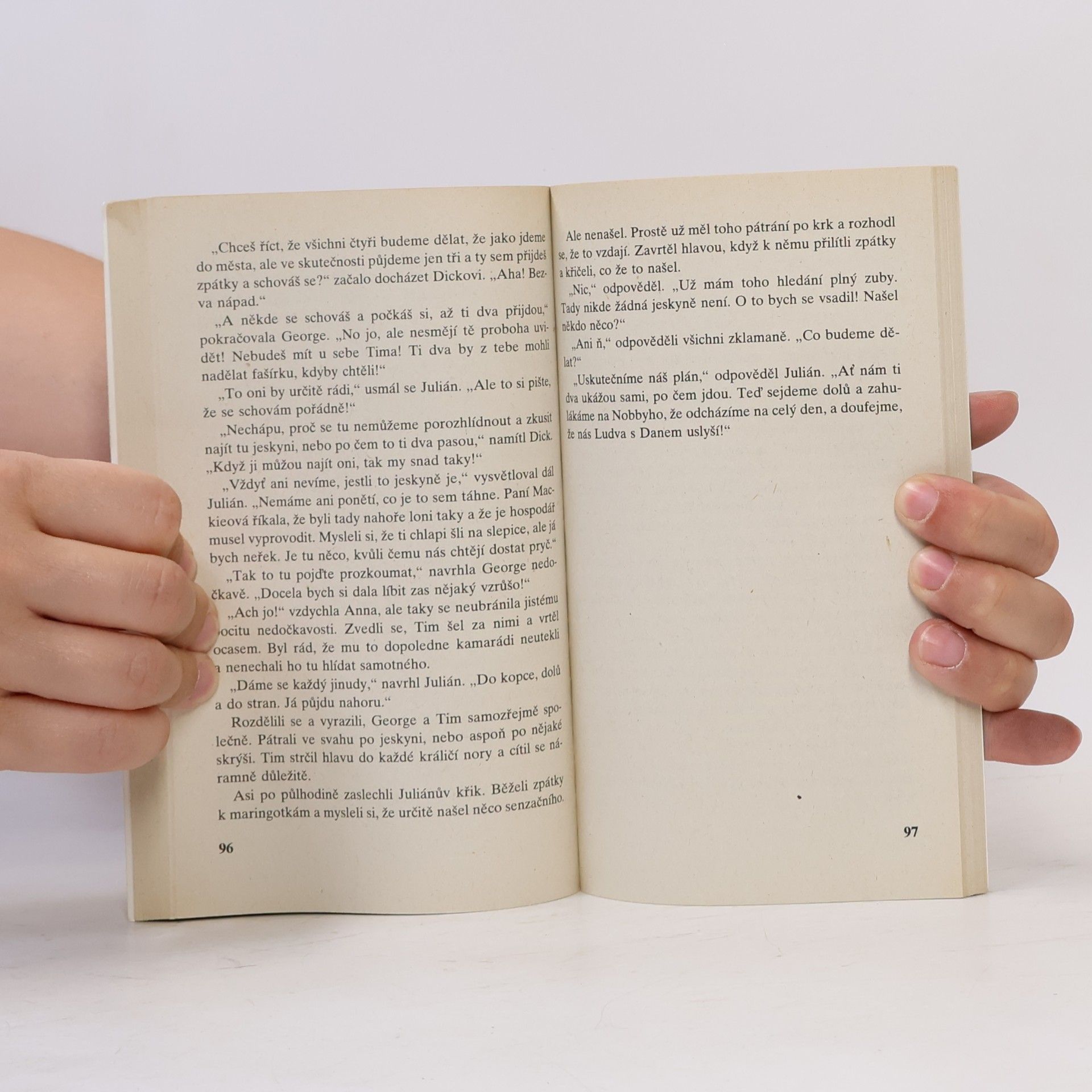 Enid Blyton Správná pětka. Pětka a prázdniny v maringotkách
