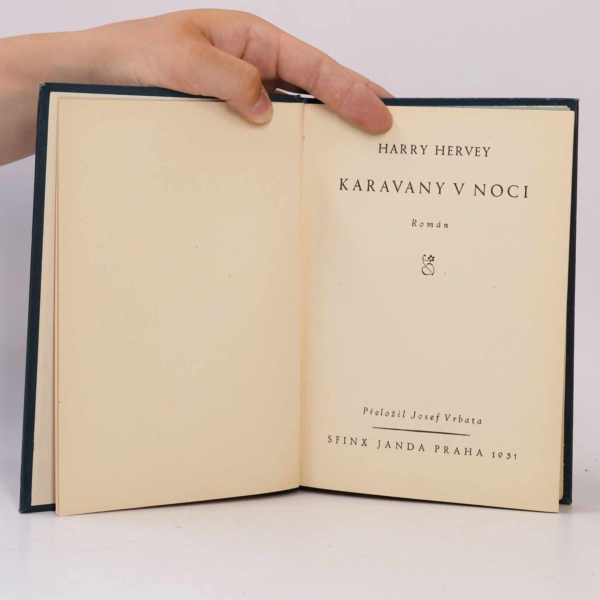 Hervey Harry Karavany v noci