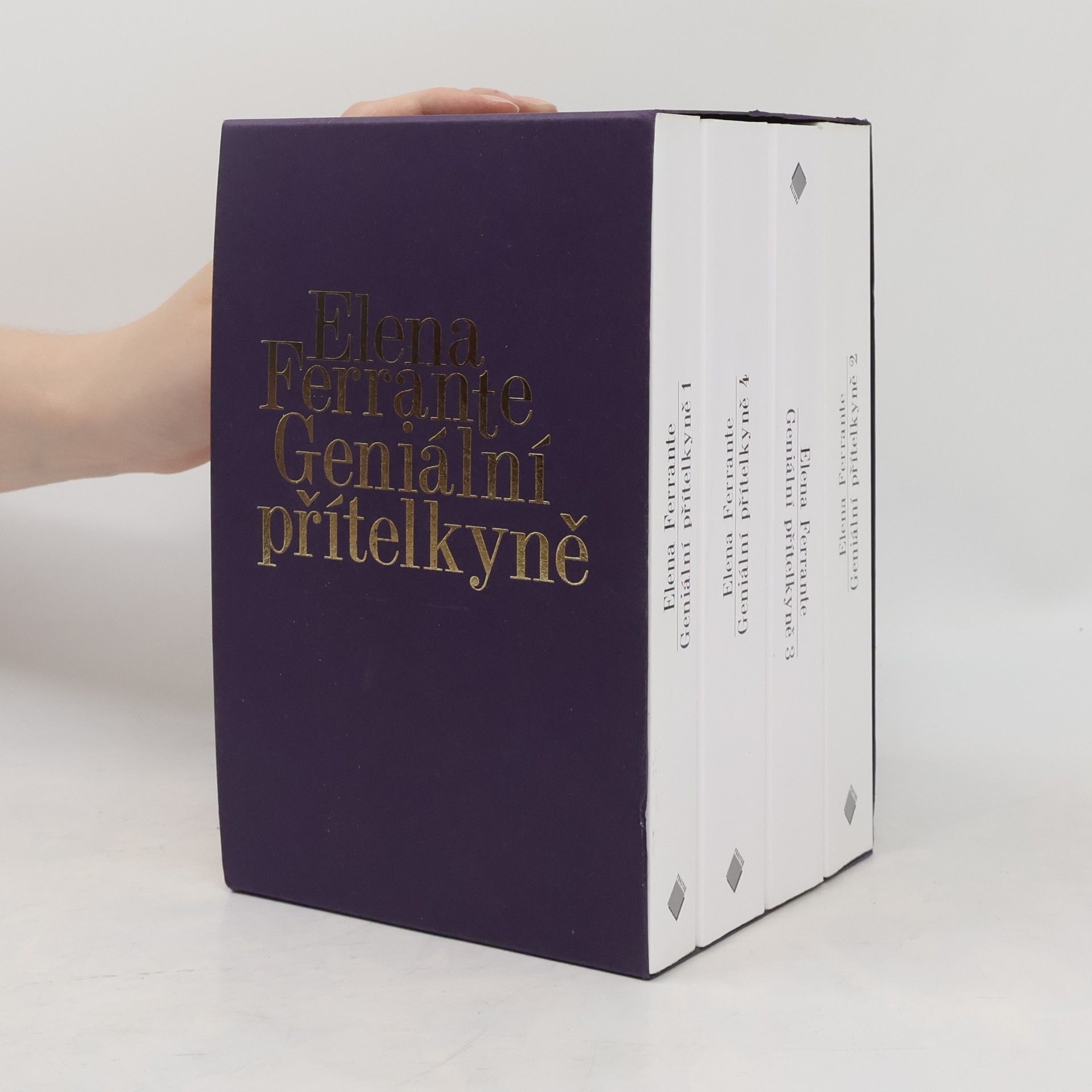Elena Ferrante Geniální přítelkyně 1-4