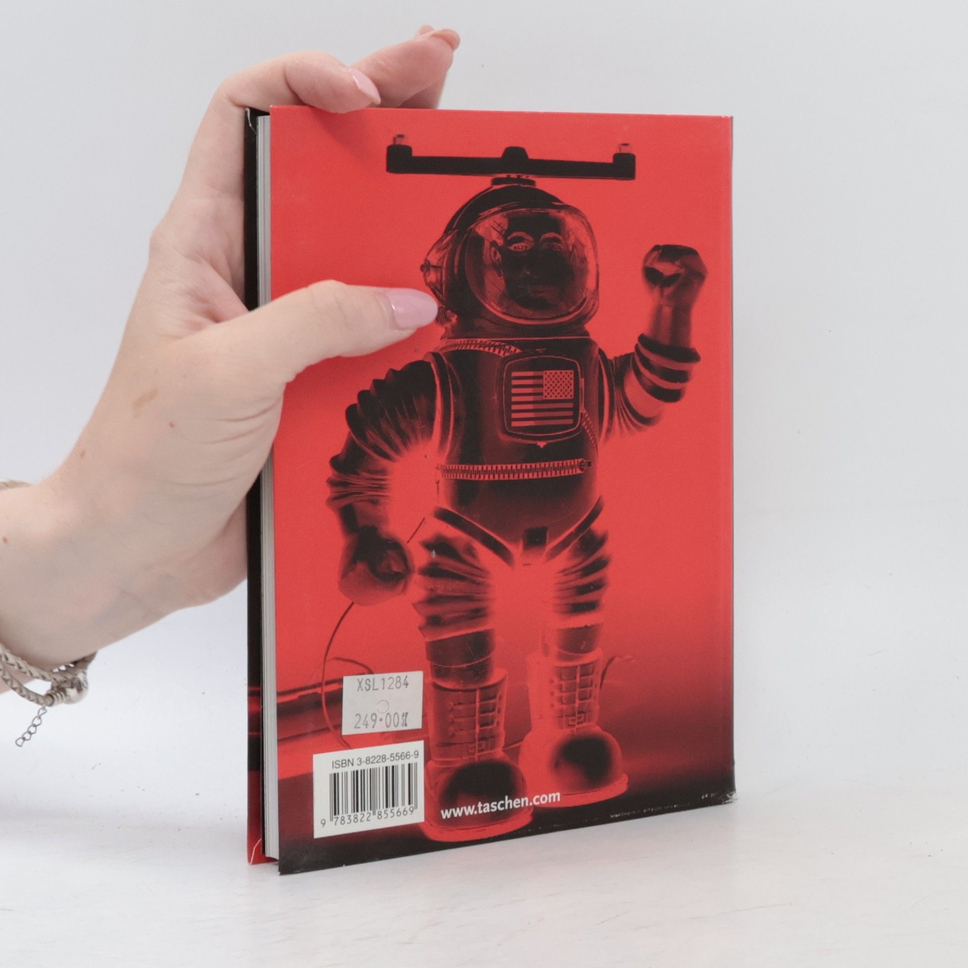 Teruhisa Kitahara Robots and spaceships
