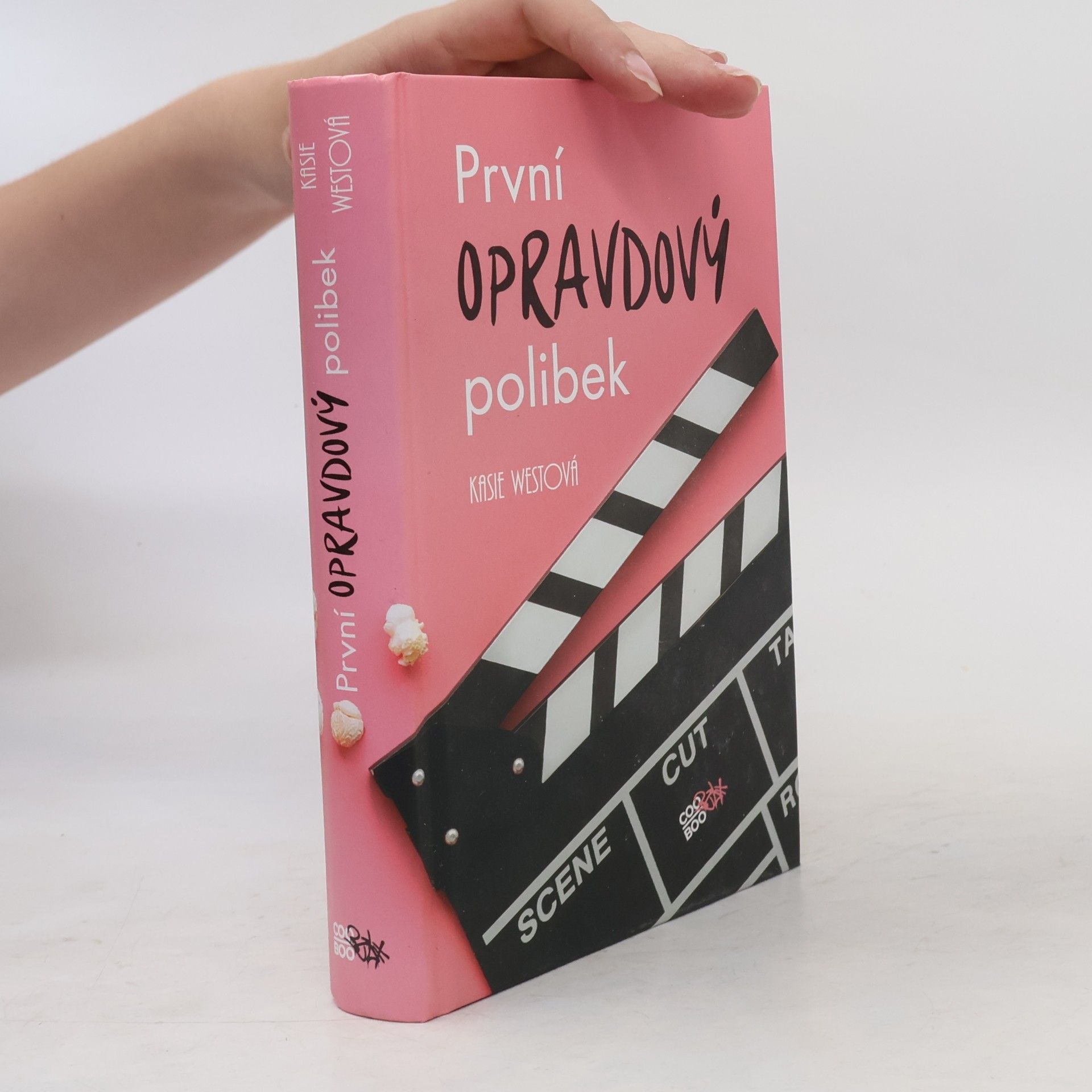 Kasie West První opravdový polibek