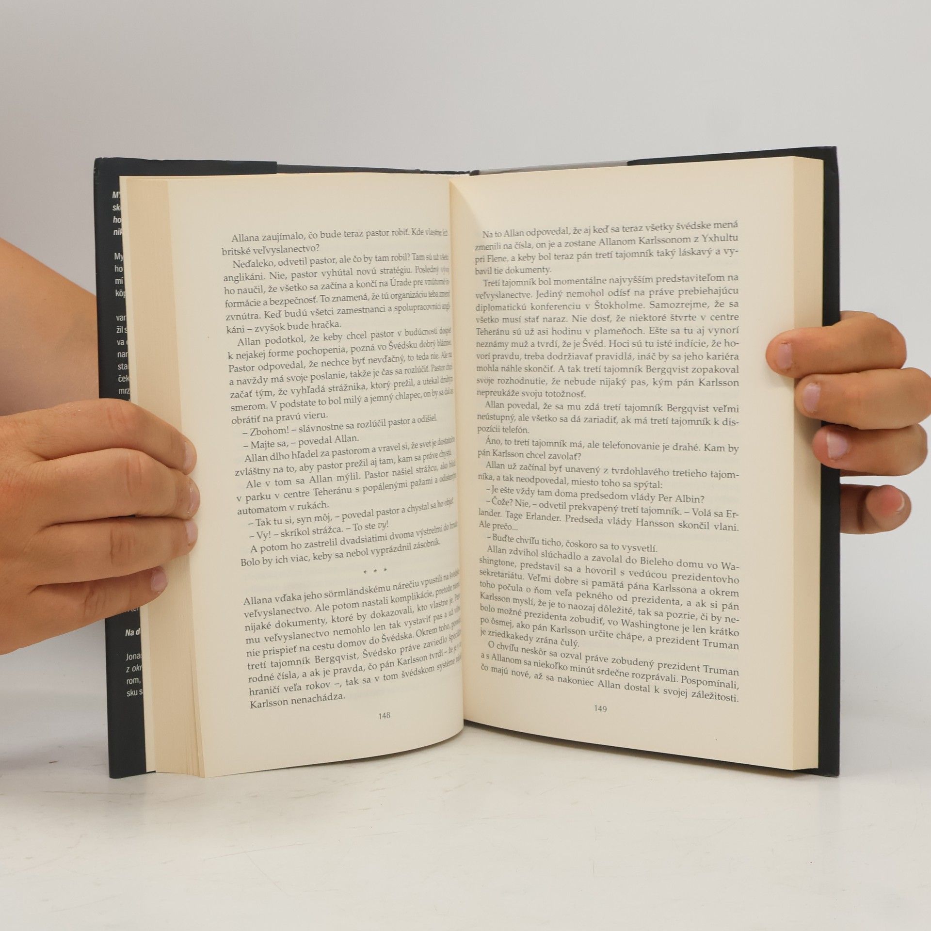 Jonas Jonasson Storočný starček, ktorý vyliezol z okna a zmizol