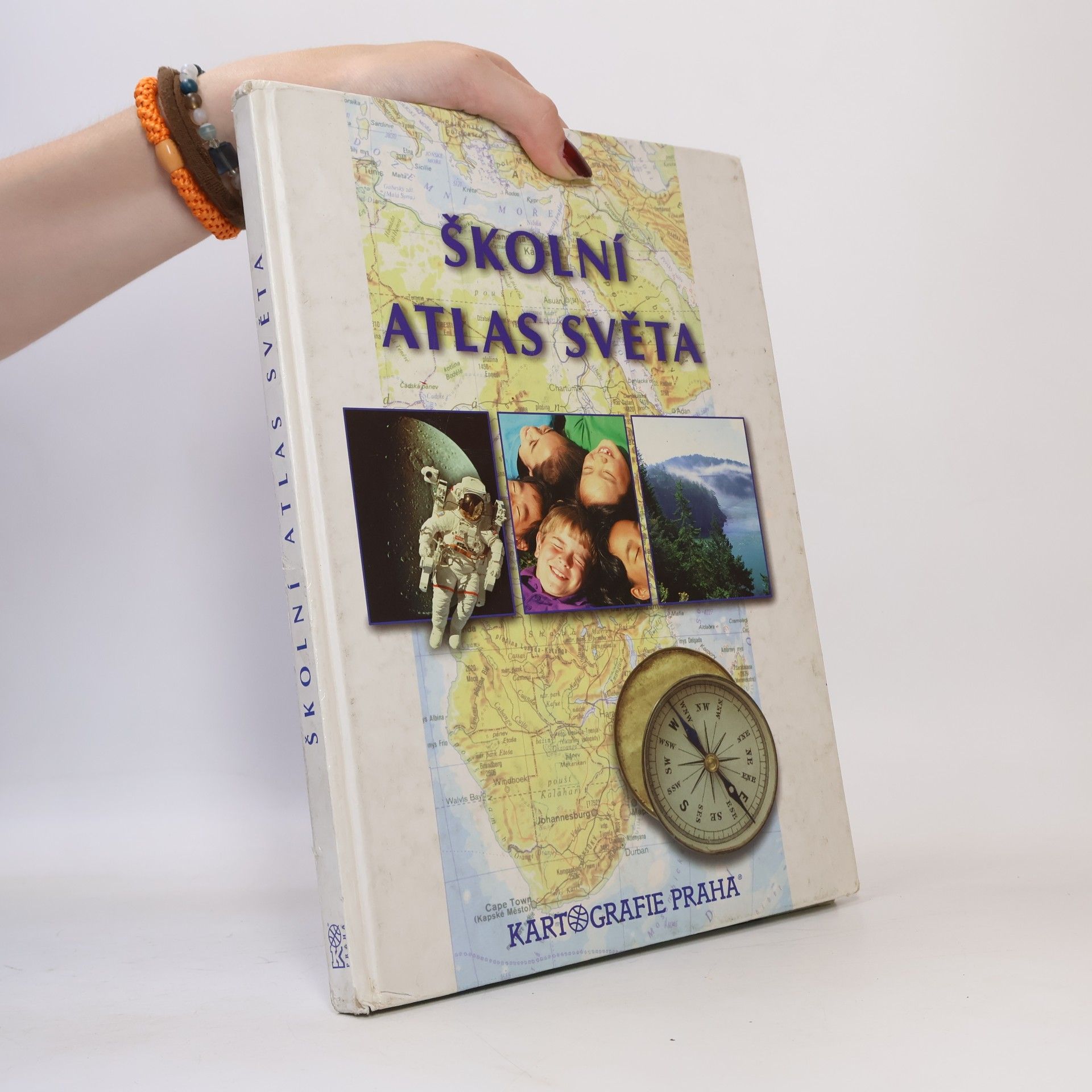 Věra Dobrovolná Školní atlas světa