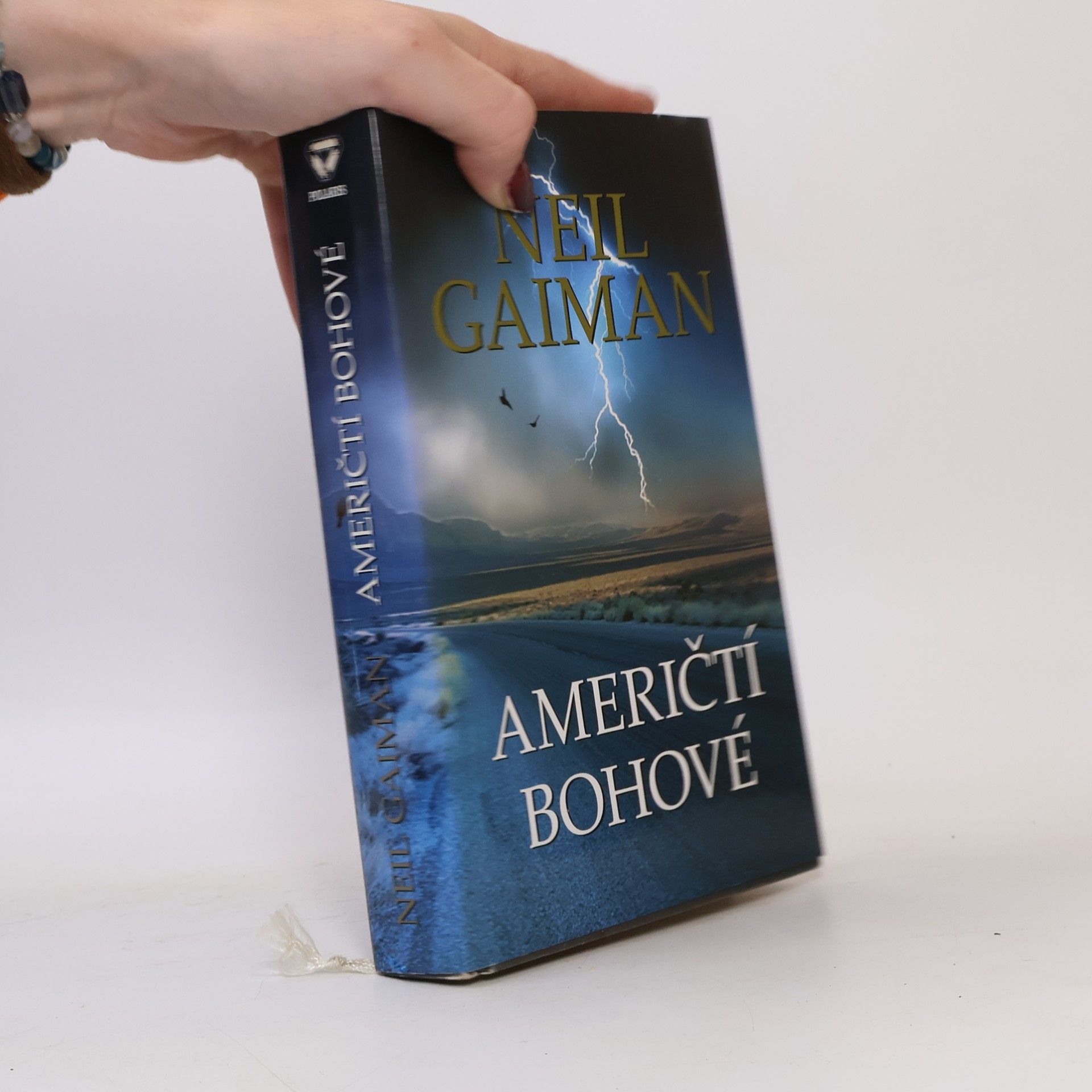 Neil Gaiman Američtí bohové