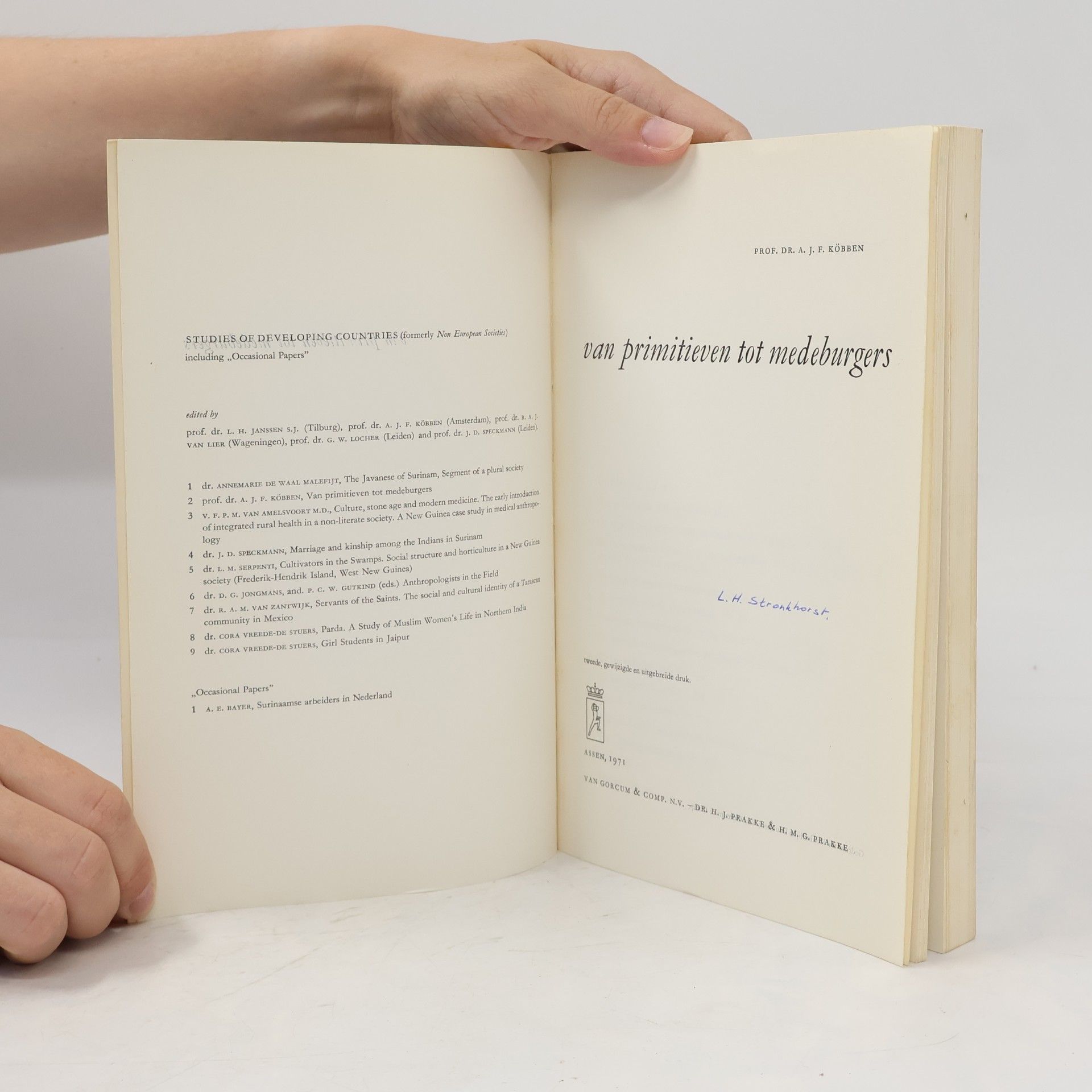 A. J. F. Köbben Van primitieven tot medeburgers
