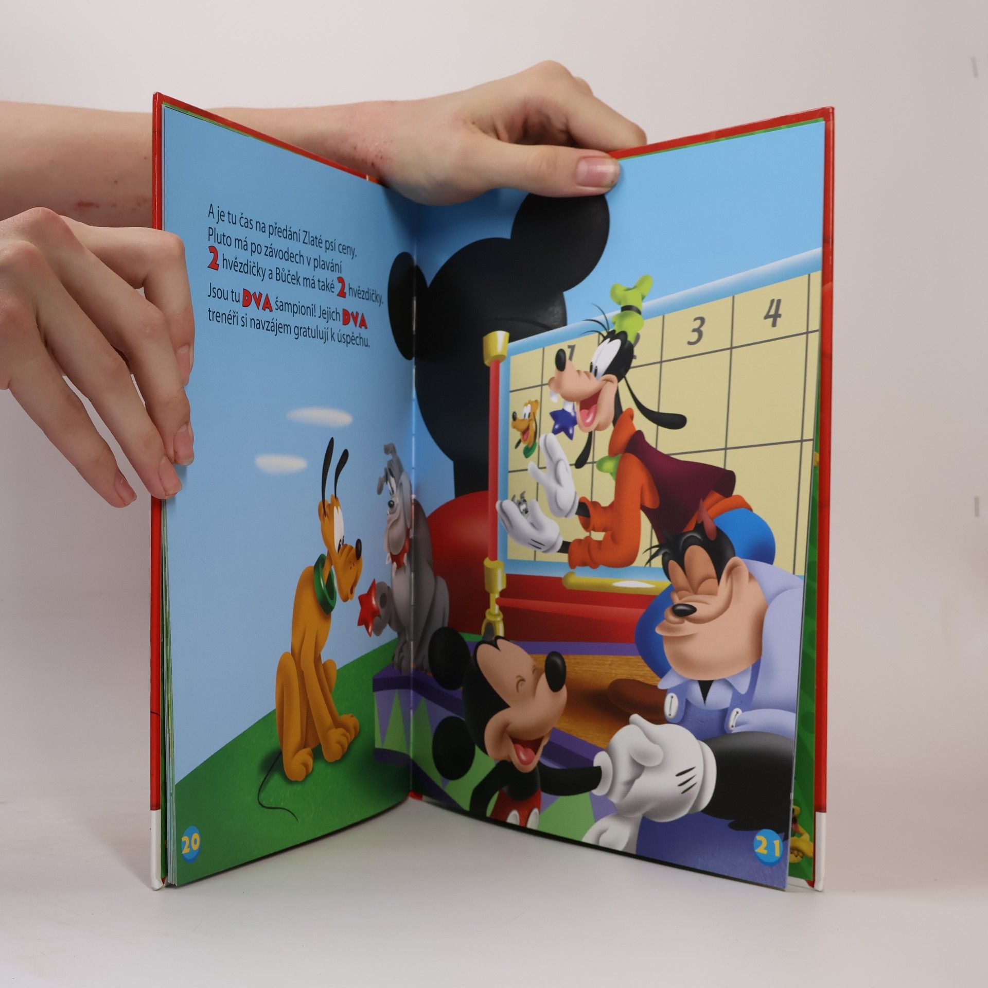 Various authors Mickeyho klubík. Hraj si a uč se s Mickey Mousem 14. Dvě! 2