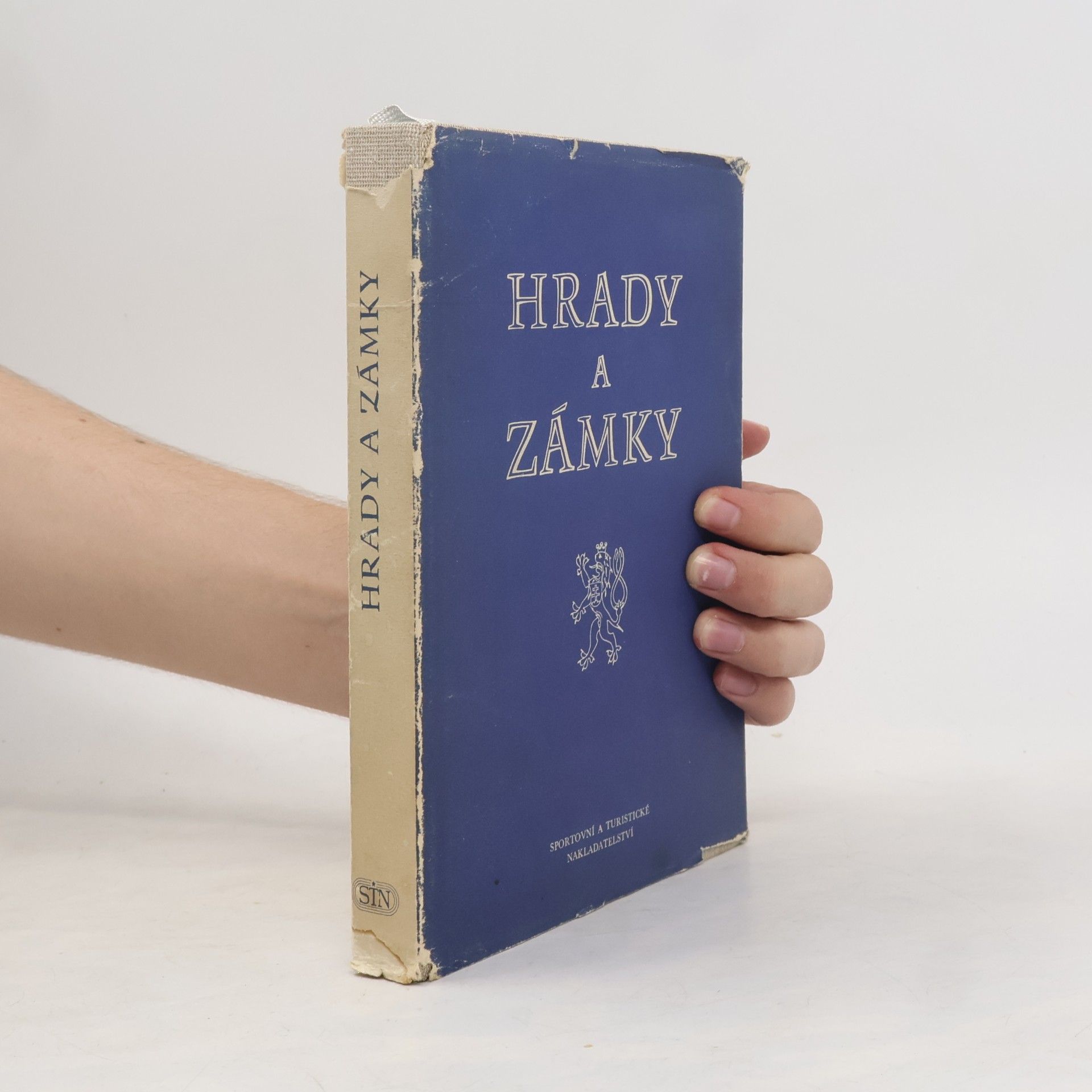 Autorenkollektiv Hrady a zámky