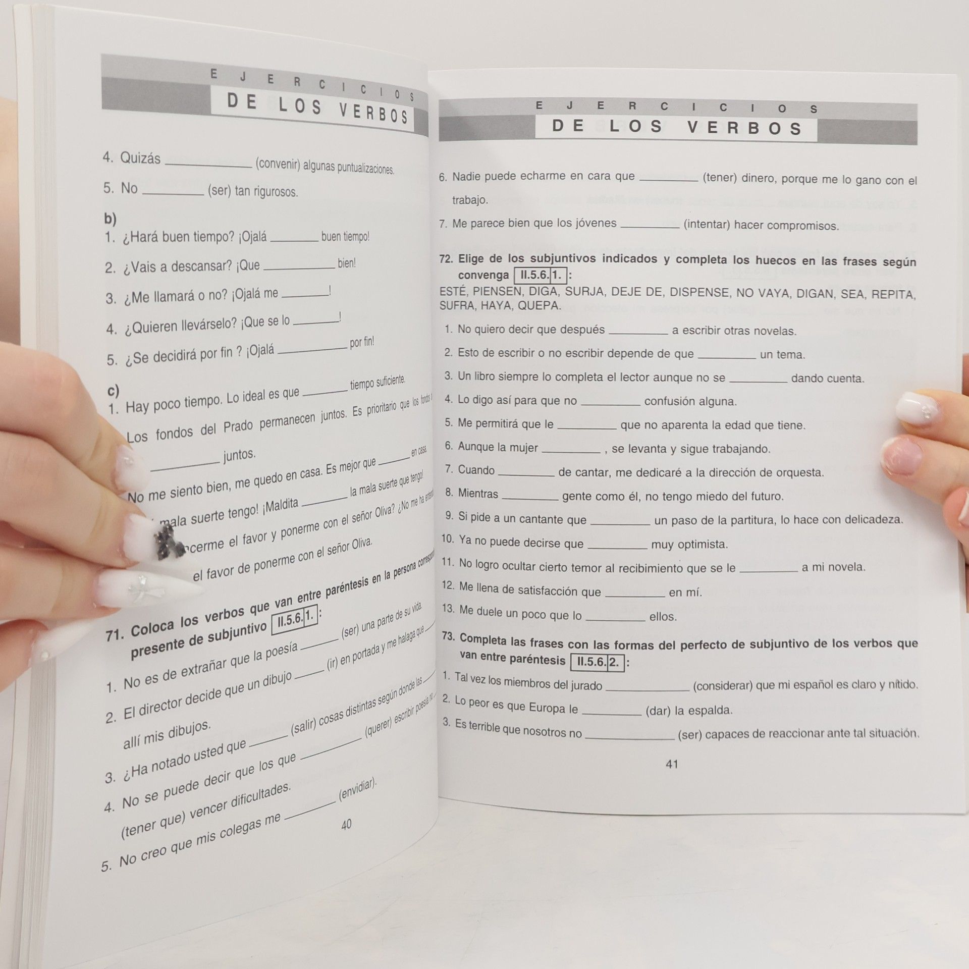 Milada Krbcová Ejercicios y soluciones: Cvičení s klíčem k Moderní gramatice španělštiny