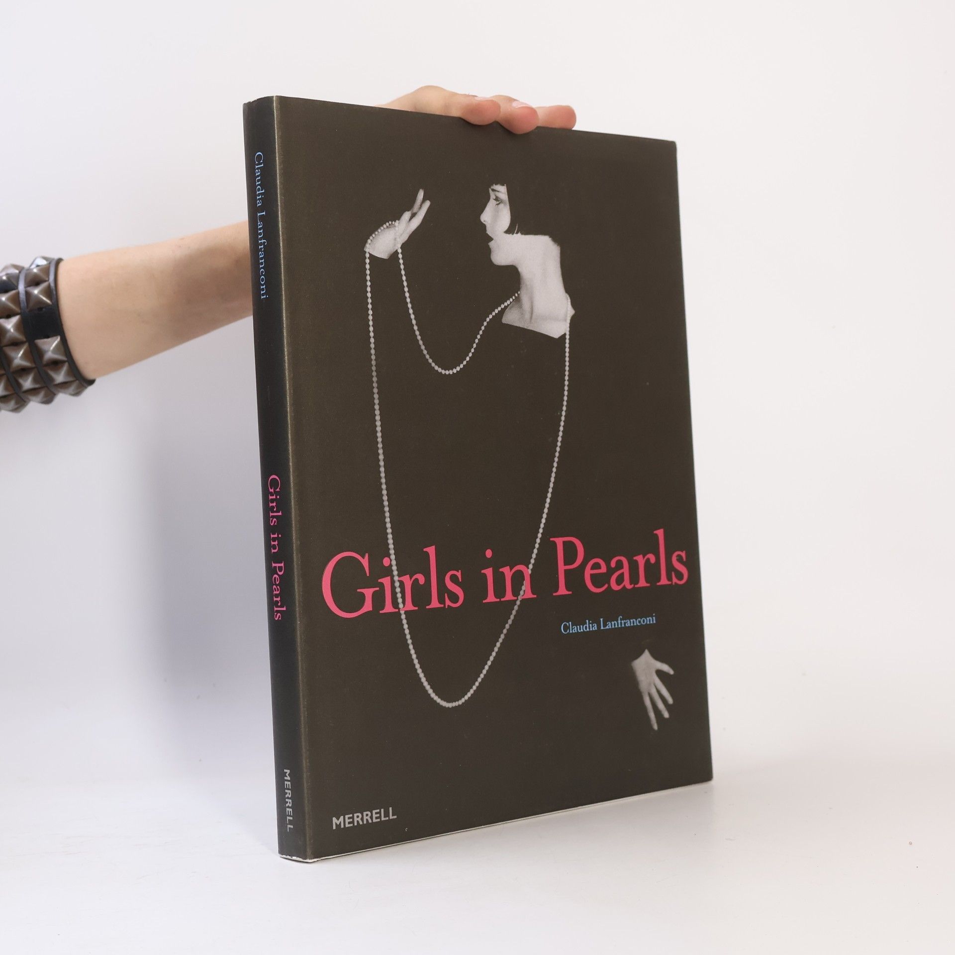 Claudia Lanfranconi Girls in Pearls