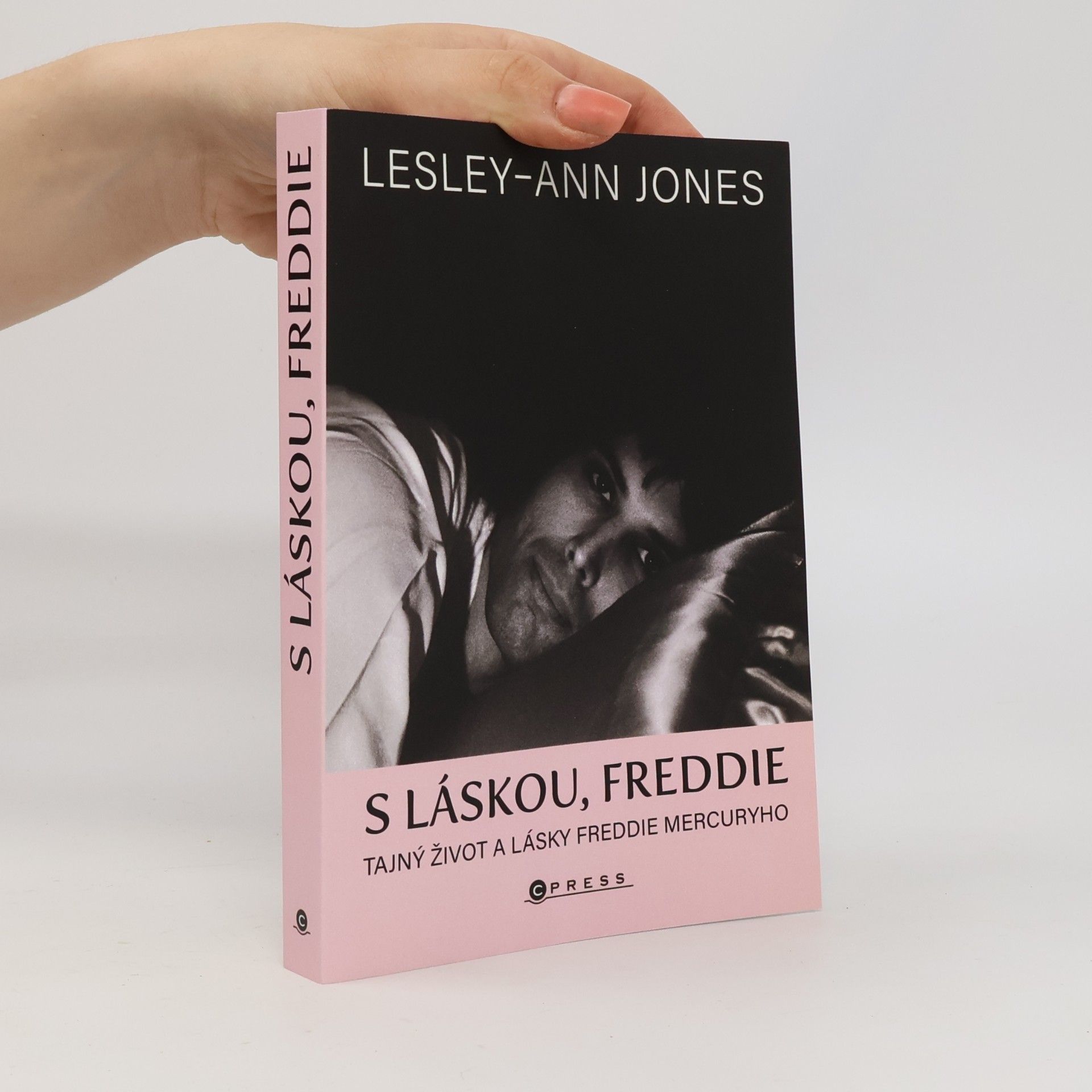 LesleyAnn Jones S láskou, Freddie