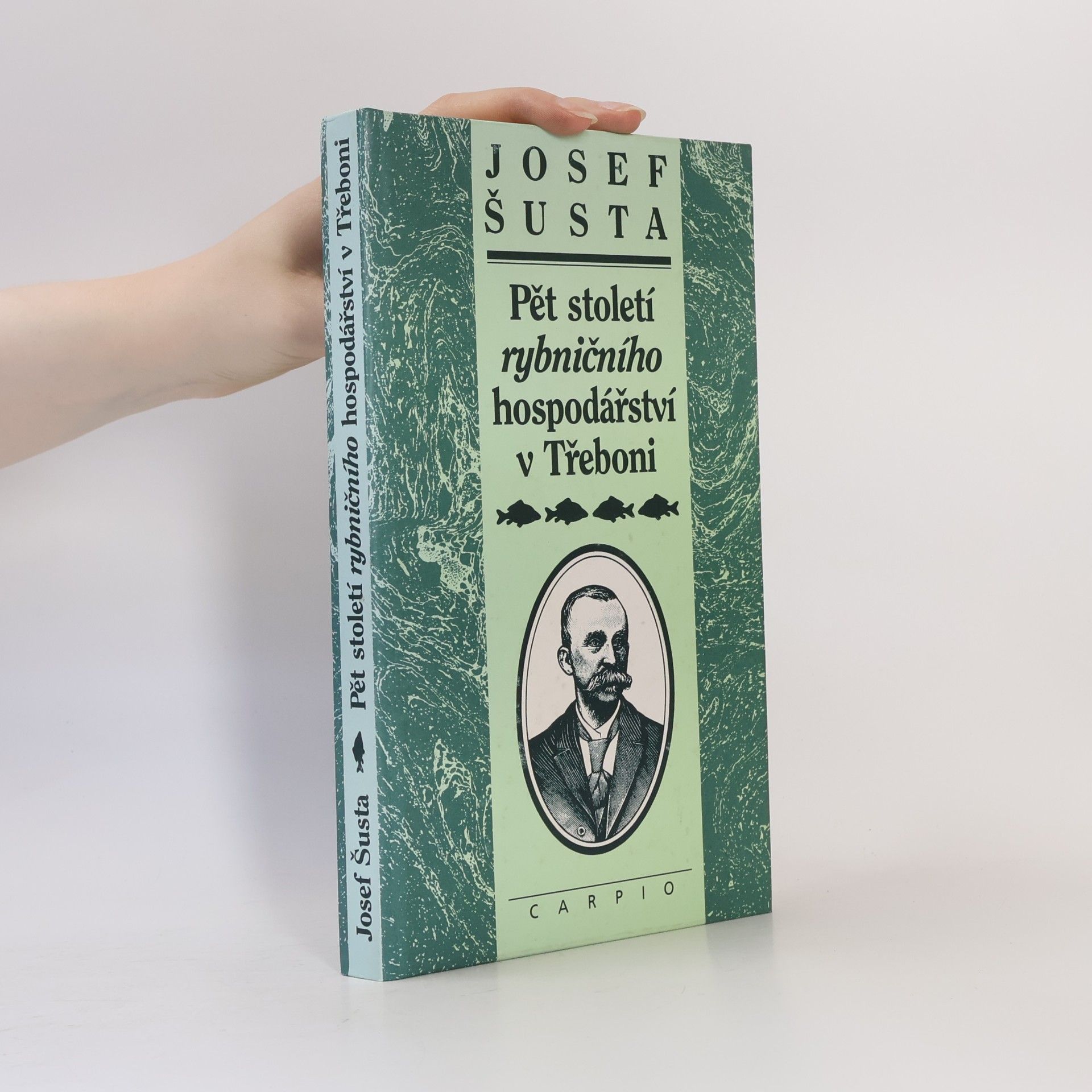 Oldřich Lhotský Pět století rybničního hospodářství v Třeboni