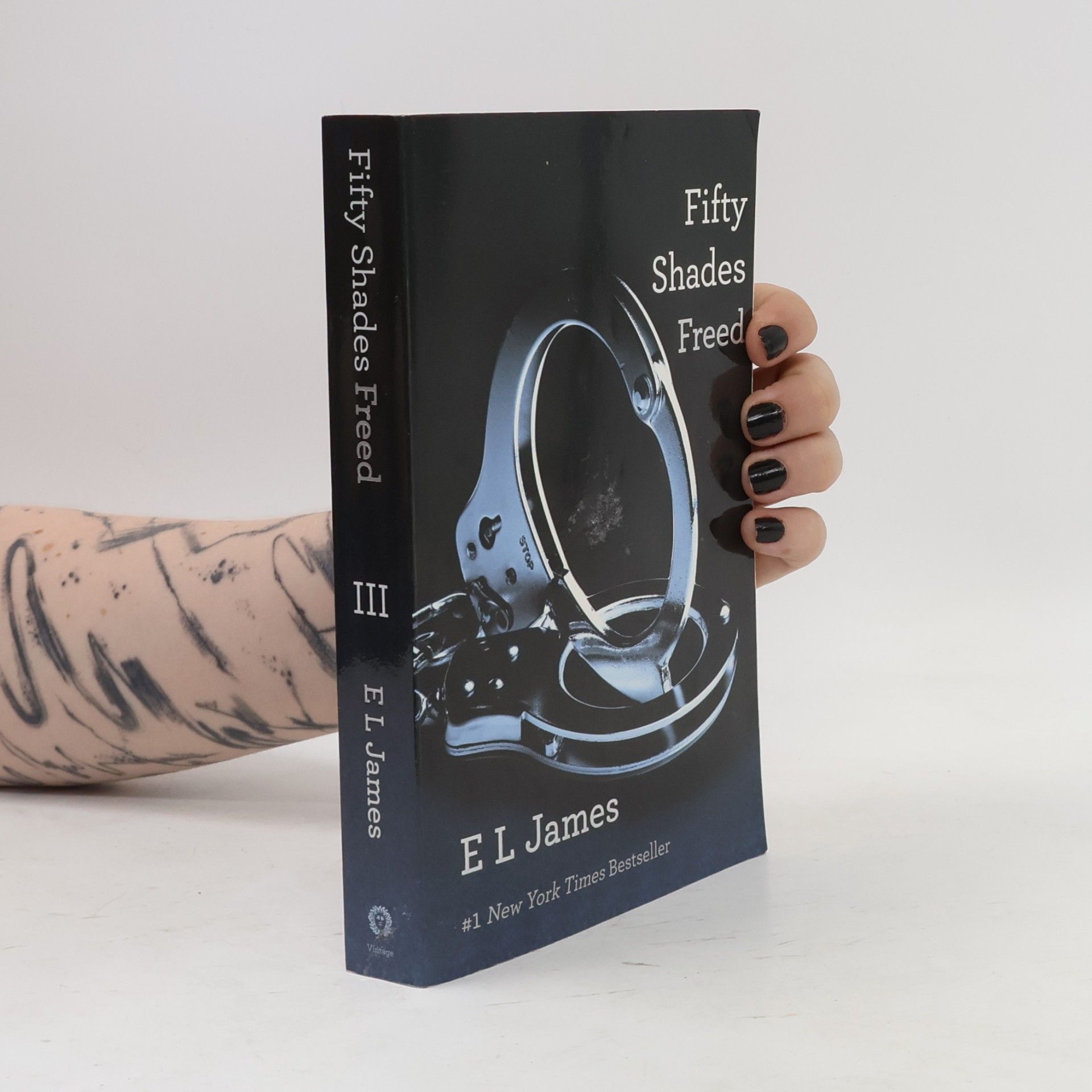 E. L. James Fifty Shades Freed