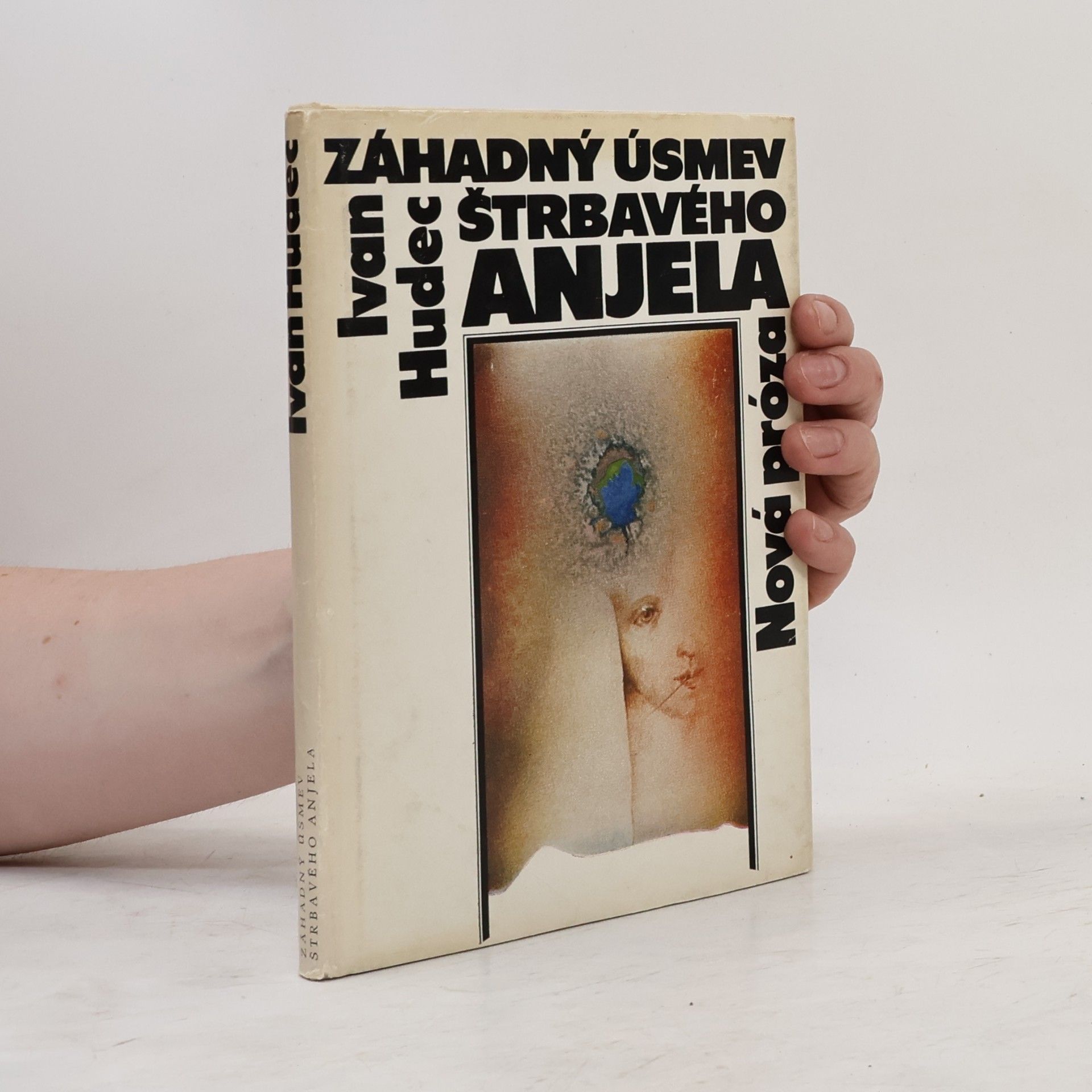 Ivan Hudec Záhadný úsmev štrbavého anjela