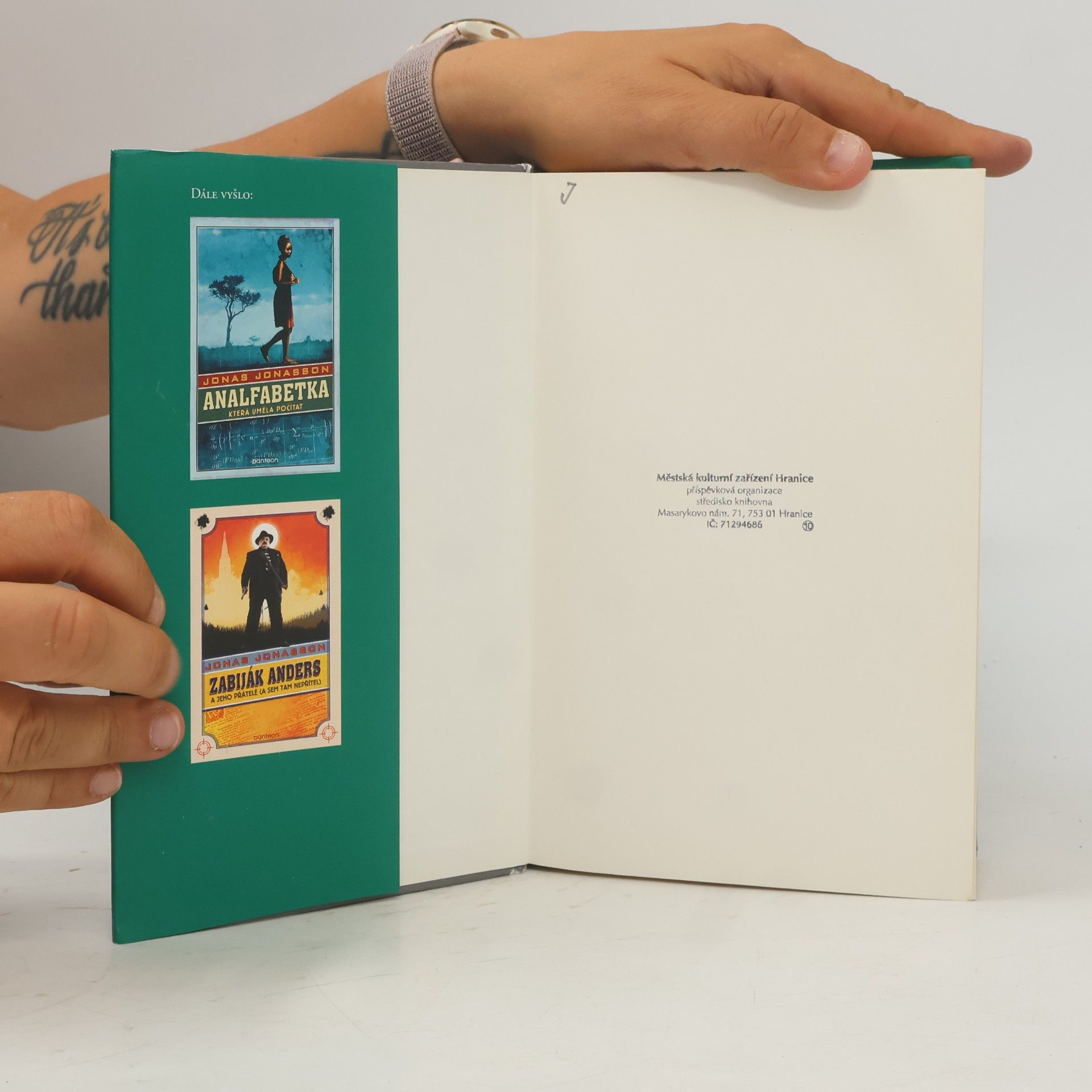 Jonas Jonasson Stojednaletý stařík, který se vrátil, aby zachránil svět