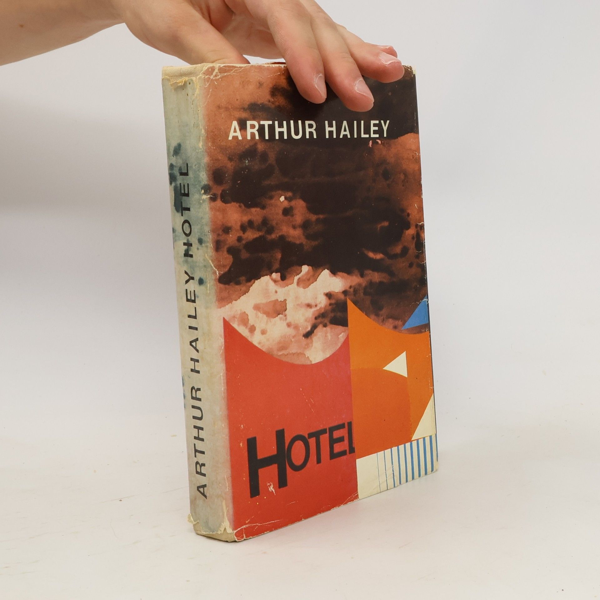 Arthur Hailey Hotel