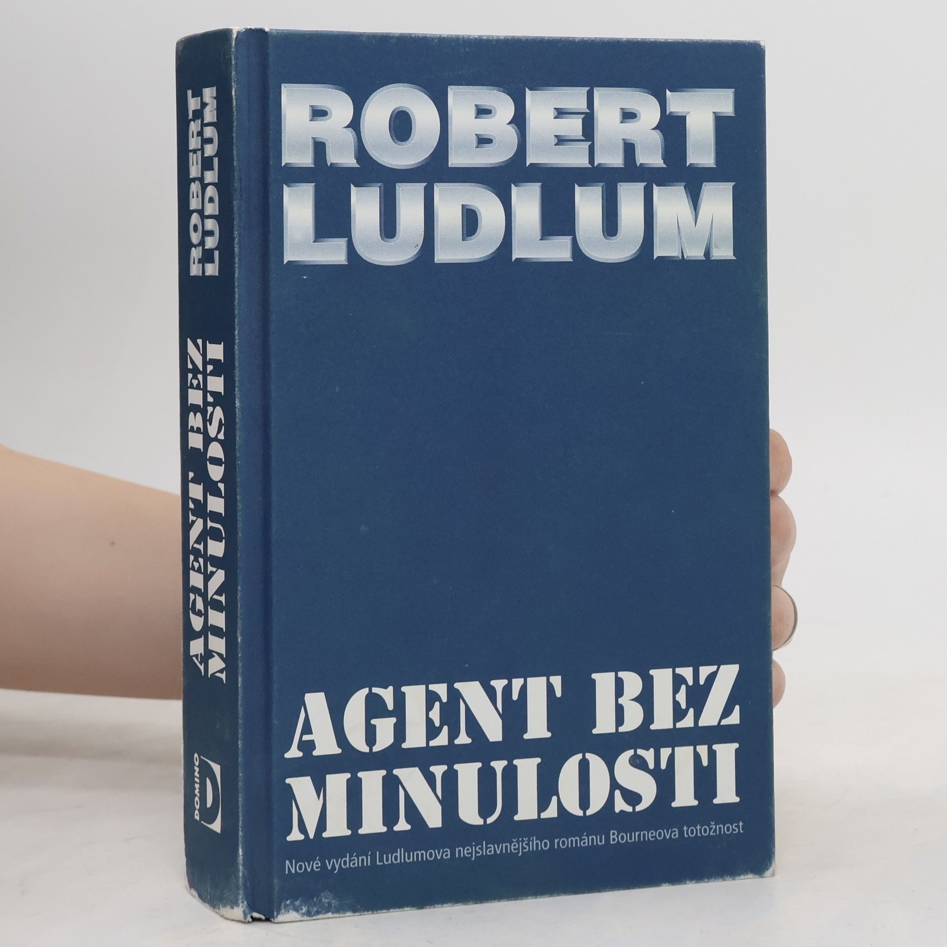 Robert Ludlum Agent bez minulosti
