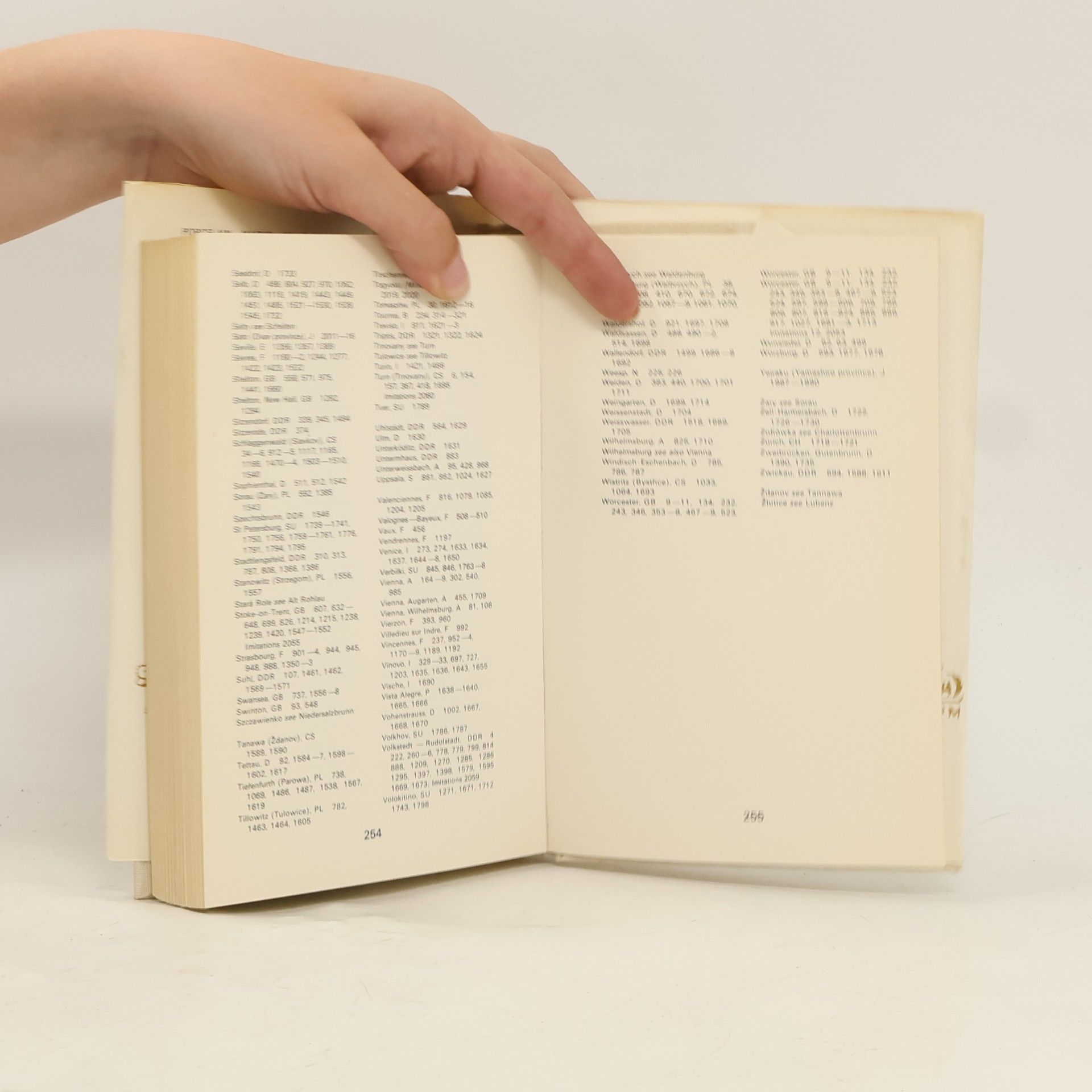 Emanuel Poche Porcelain marks of the world