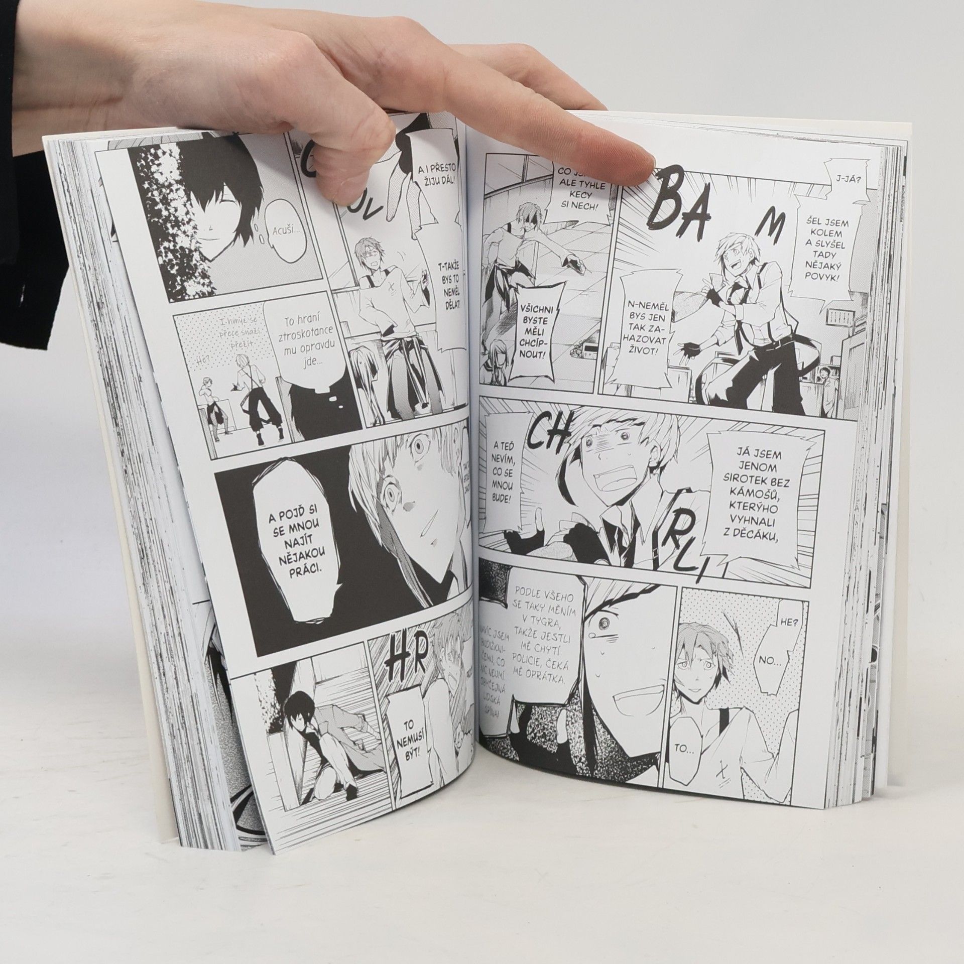 Kafka Asagiri Toulaví literáti. Bungó Stray Dogs 01