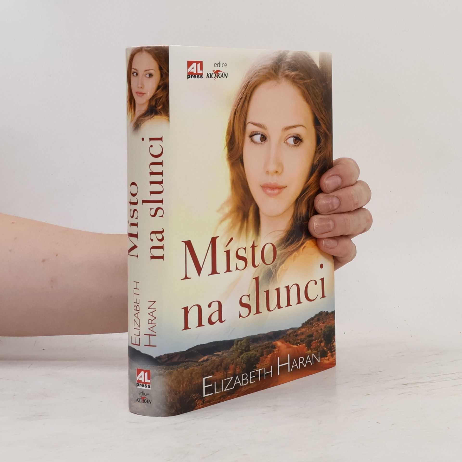 elizabeth haran Místo na slunci