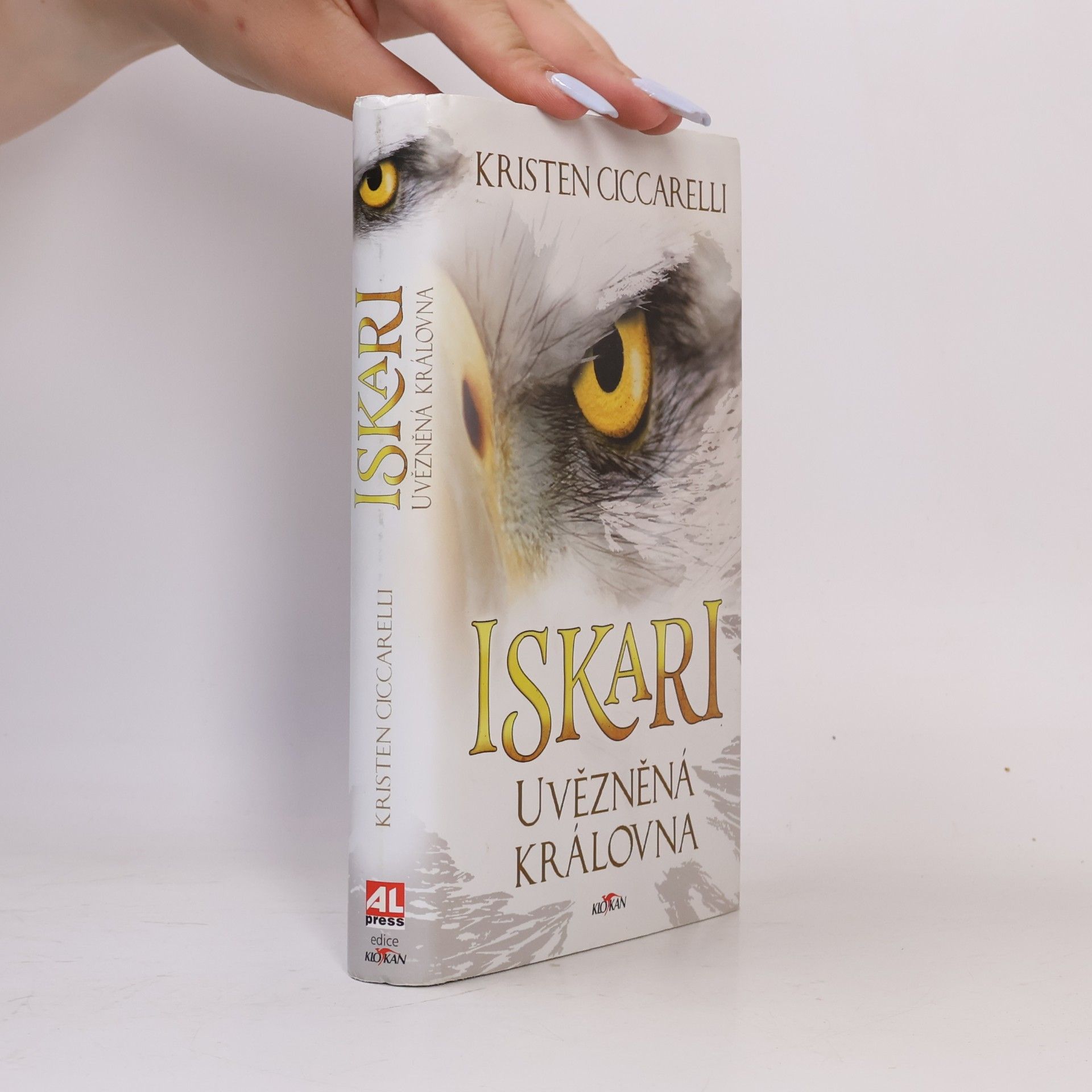 Kristen Ciccarelli Iskari. Uvězněná královna