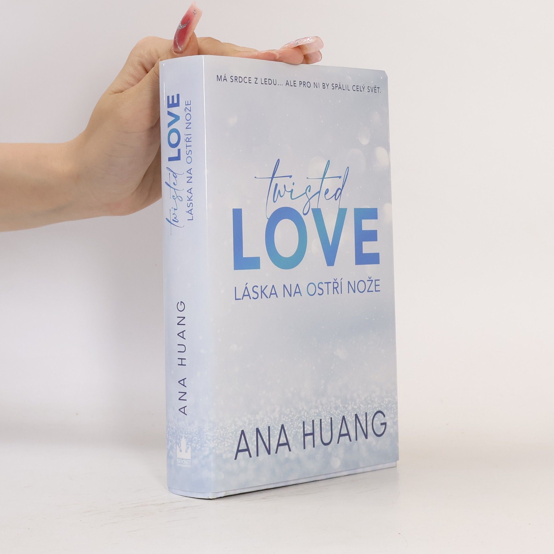 Ana Huang Twisted Love. Láska na ostří nože