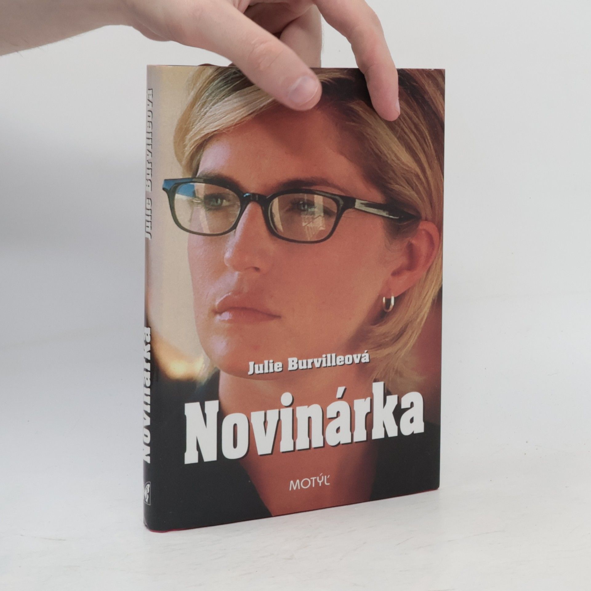 Julie Burvilleová Novinárka
