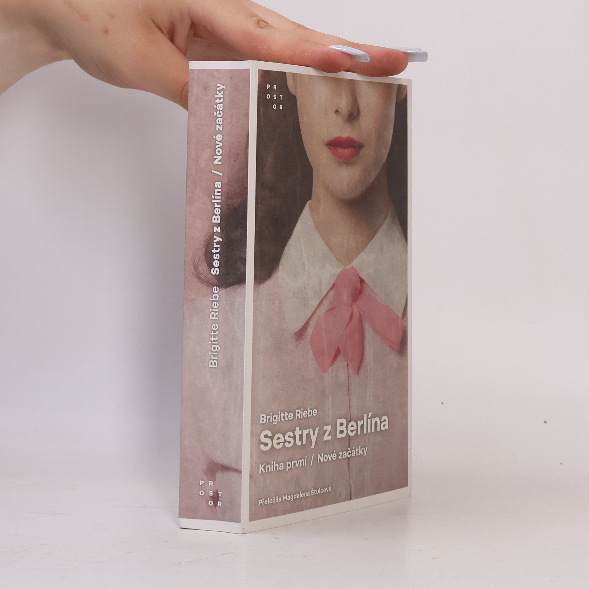 Brigitte Riebe Sestry z Berlína. Kniha první, Nové začátky