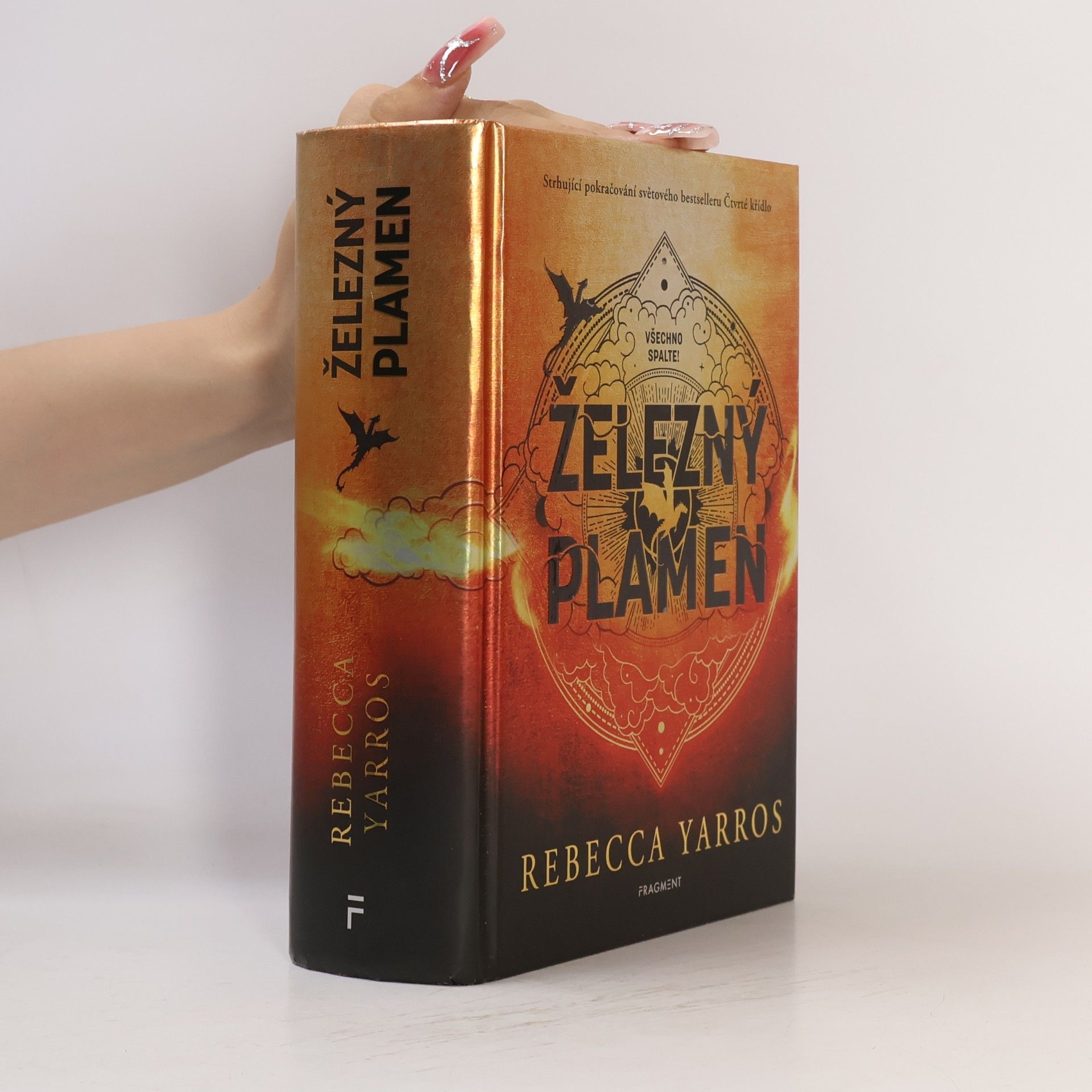 Rebecca Yarros Železný plamen