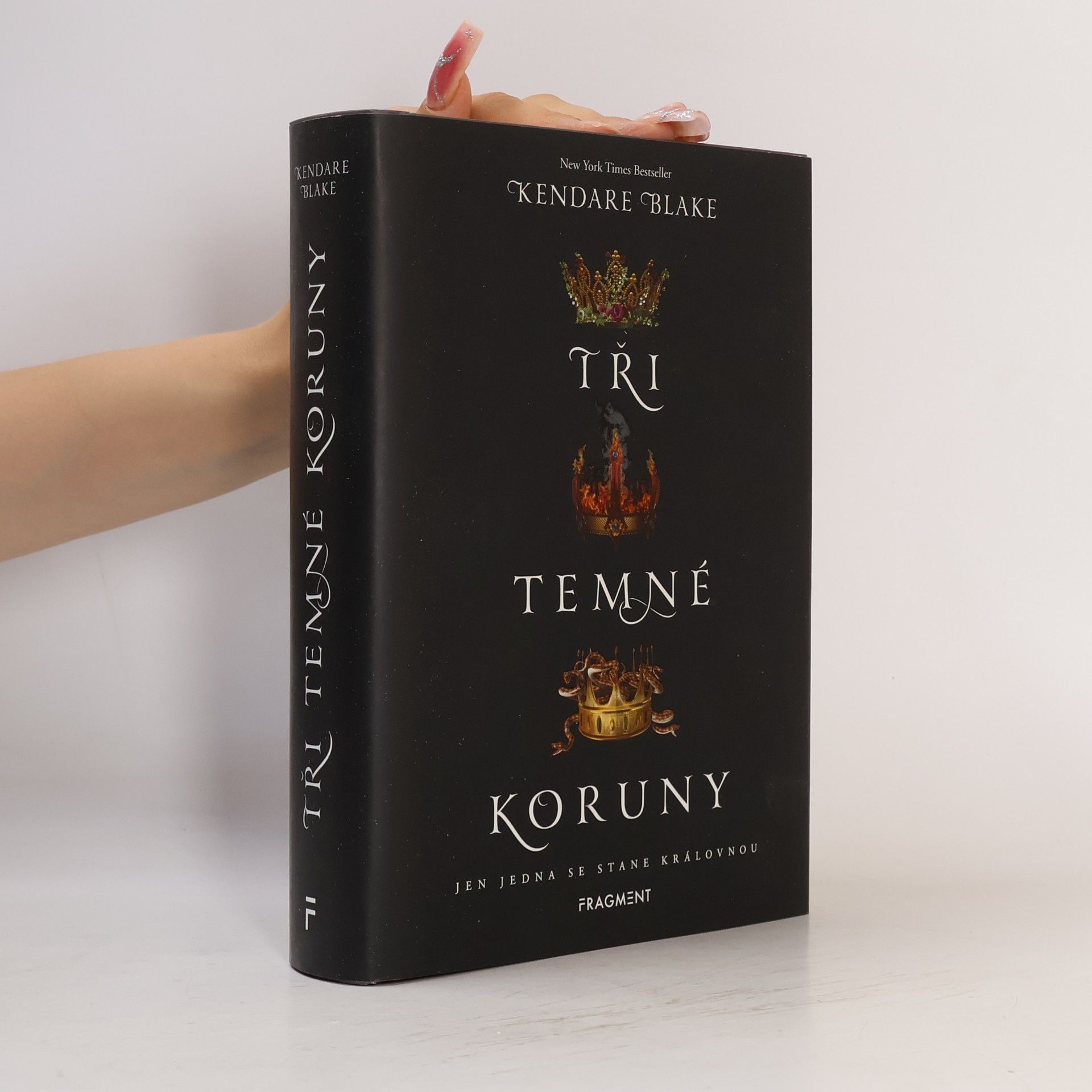 Kendare Blake Tři temné koruny