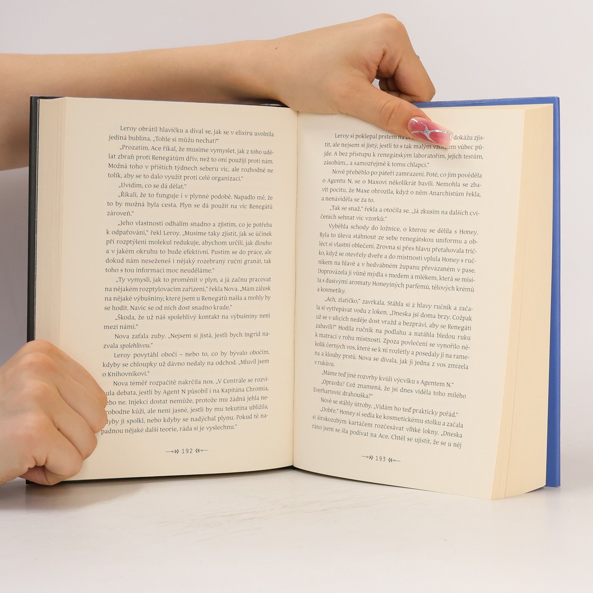 Marissa Meyer Protivníci