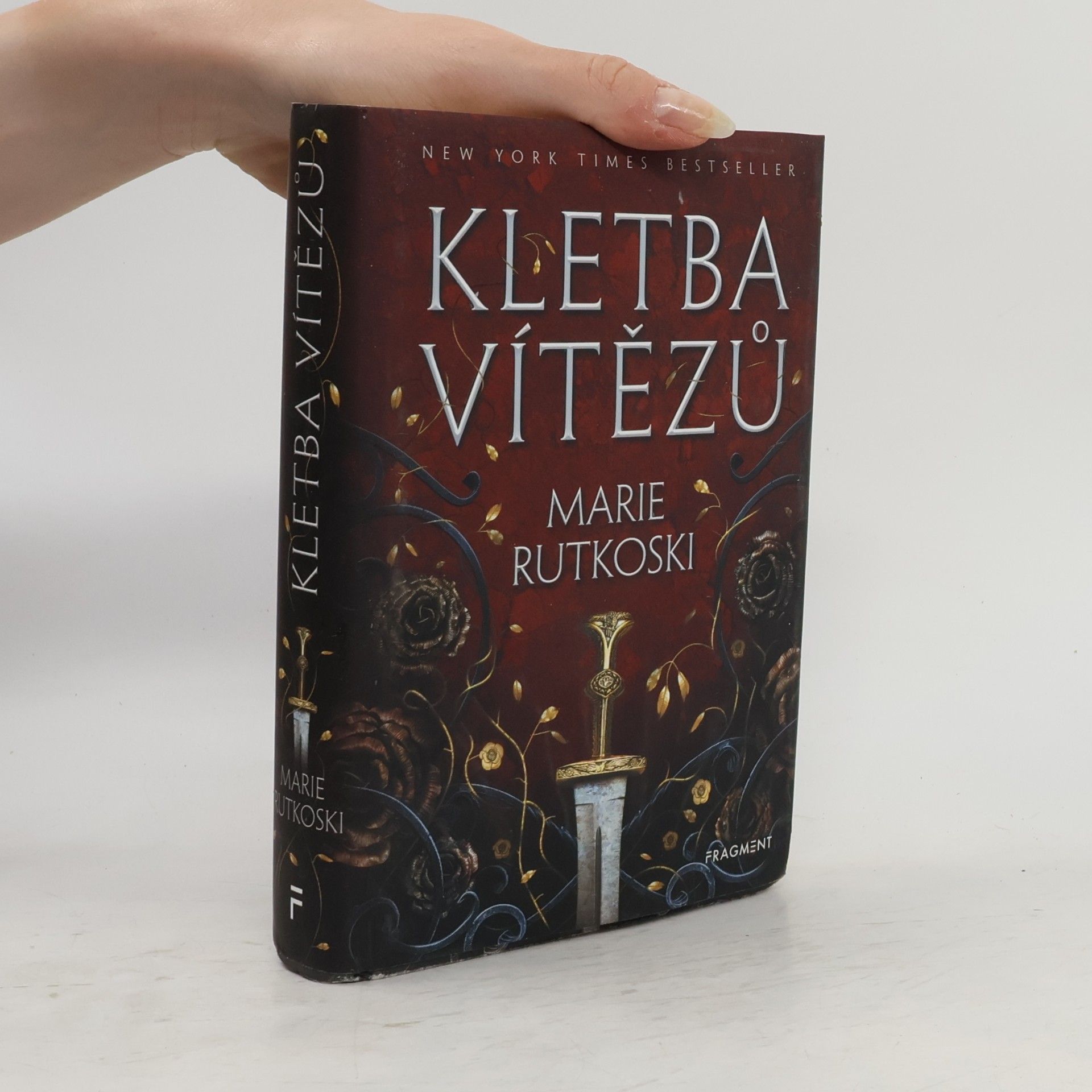 Marie Rutkoski Kletba vítězů