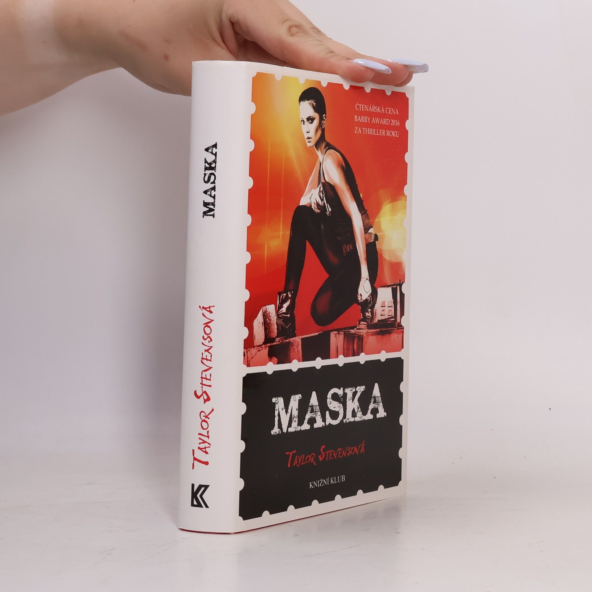 Taylor Stevens Maska