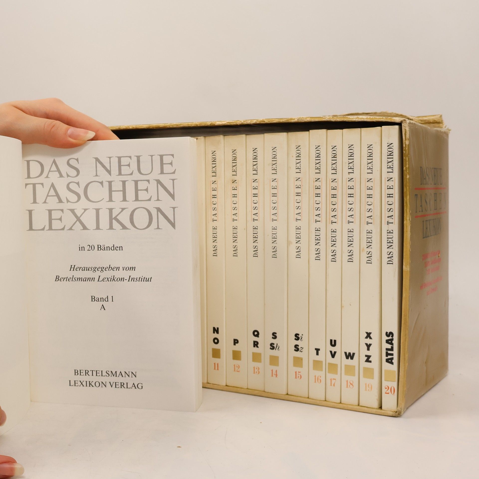 Auteurscollectief Das neue Taschen-Lexikon A - Z + Atlas 1-20